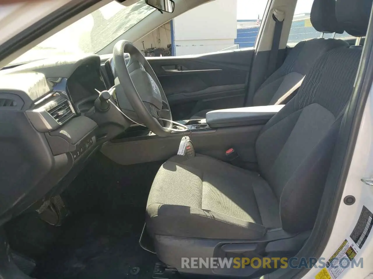 7 Фотография поврежденного автомобиля 4T1DAACK6SU525038 TOYOTA CAMRY 2025