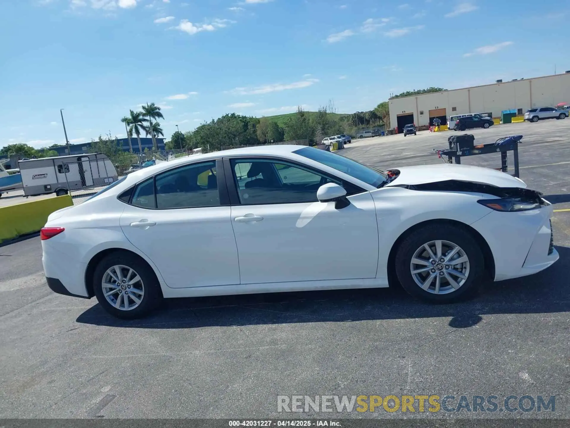 13 Фотография поврежденного автомобиля 4T1DAACK6SU552000 TOYOTA CAMRY 2025