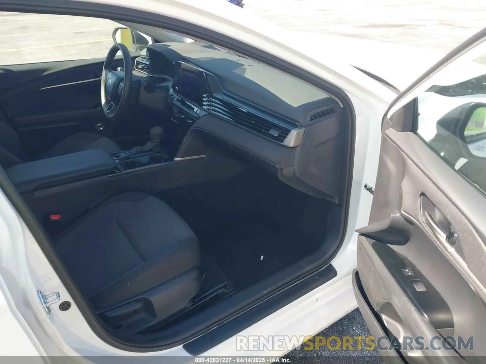 5 Фотография поврежденного автомобиля 4T1DAACK6SU552000 TOYOTA CAMRY 2025