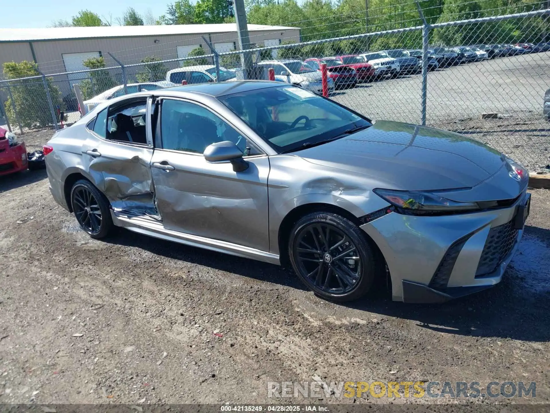1 Photograph of a damaged car 4T1DAACK6SU557374 TOYOTA CAMRY 2025