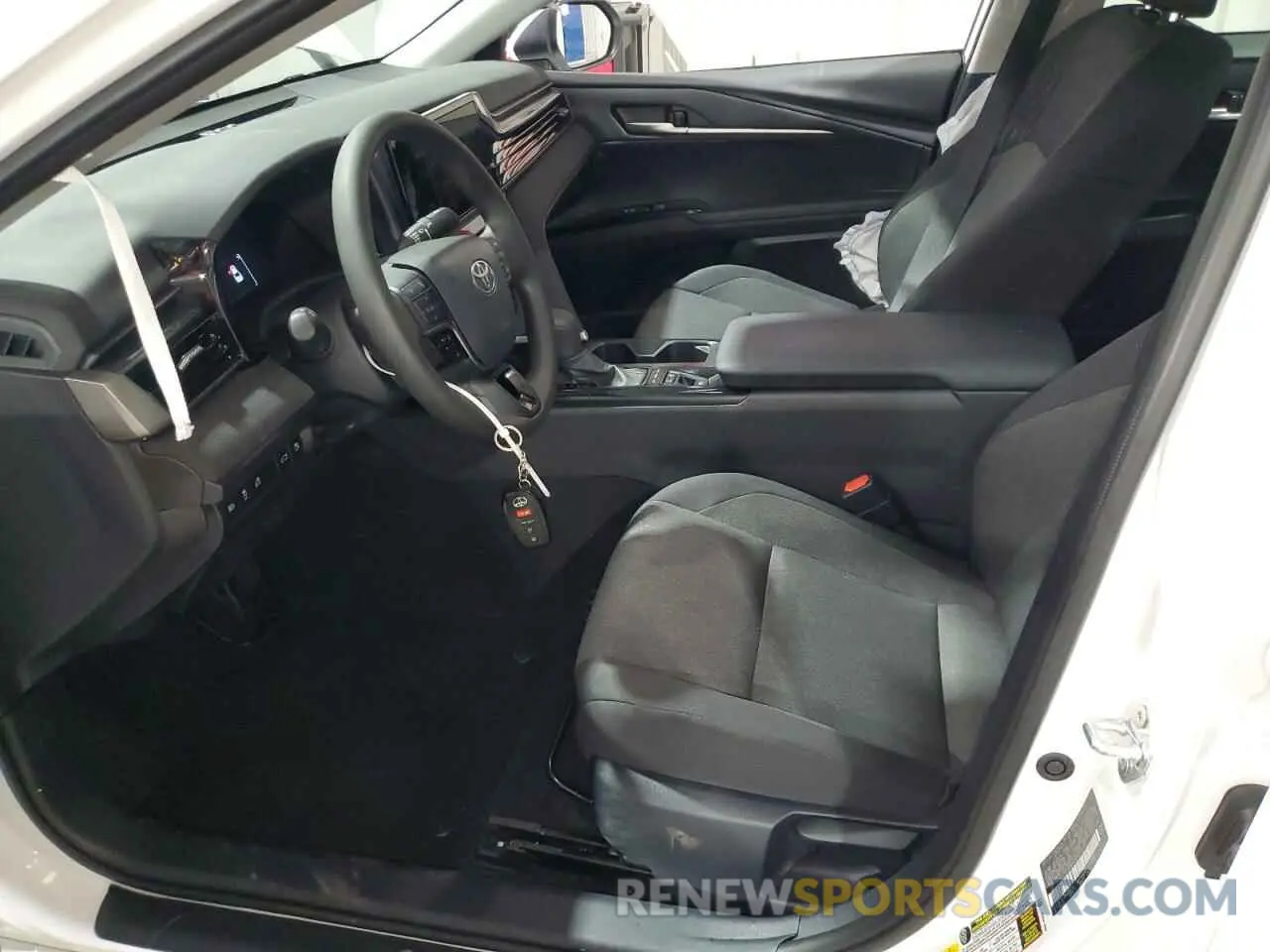 7 Фотография поврежденного автомобиля 4T1DAACK6SU561652 TOYOTA CAMRY 2025