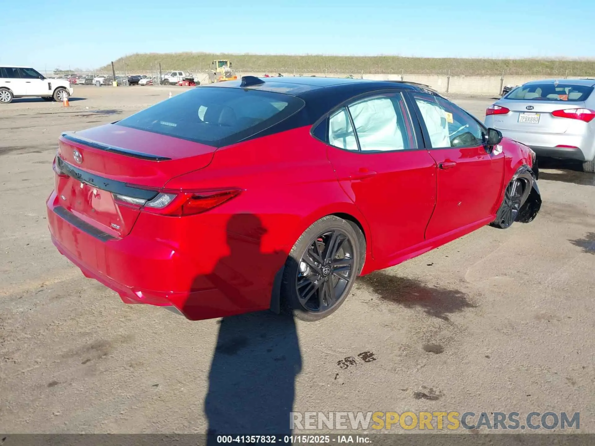 4 Фотография поврежденного автомобиля 4T1DAACK7SU048944 TOYOTA CAMRY 2025