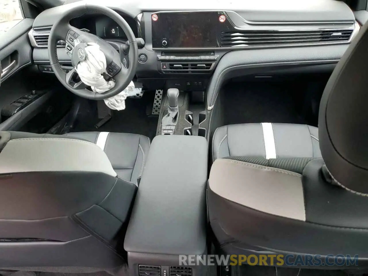 8 Фотография поврежденного автомобиля 4T1DAACK7SU076873 TOYOTA CAMRY 2025