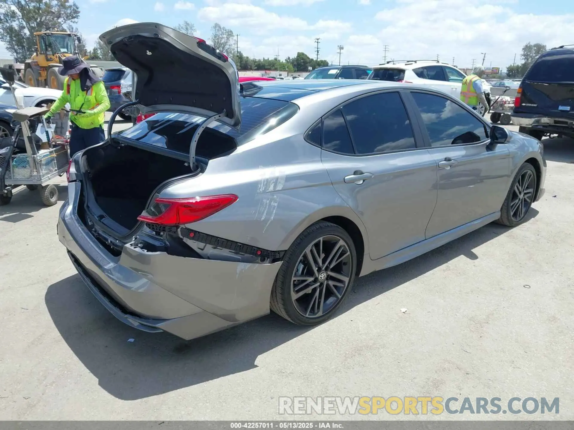 4 Photograph of a damaged car 4T1DAACK7SU522942 TOYOTA CAMRY 2025