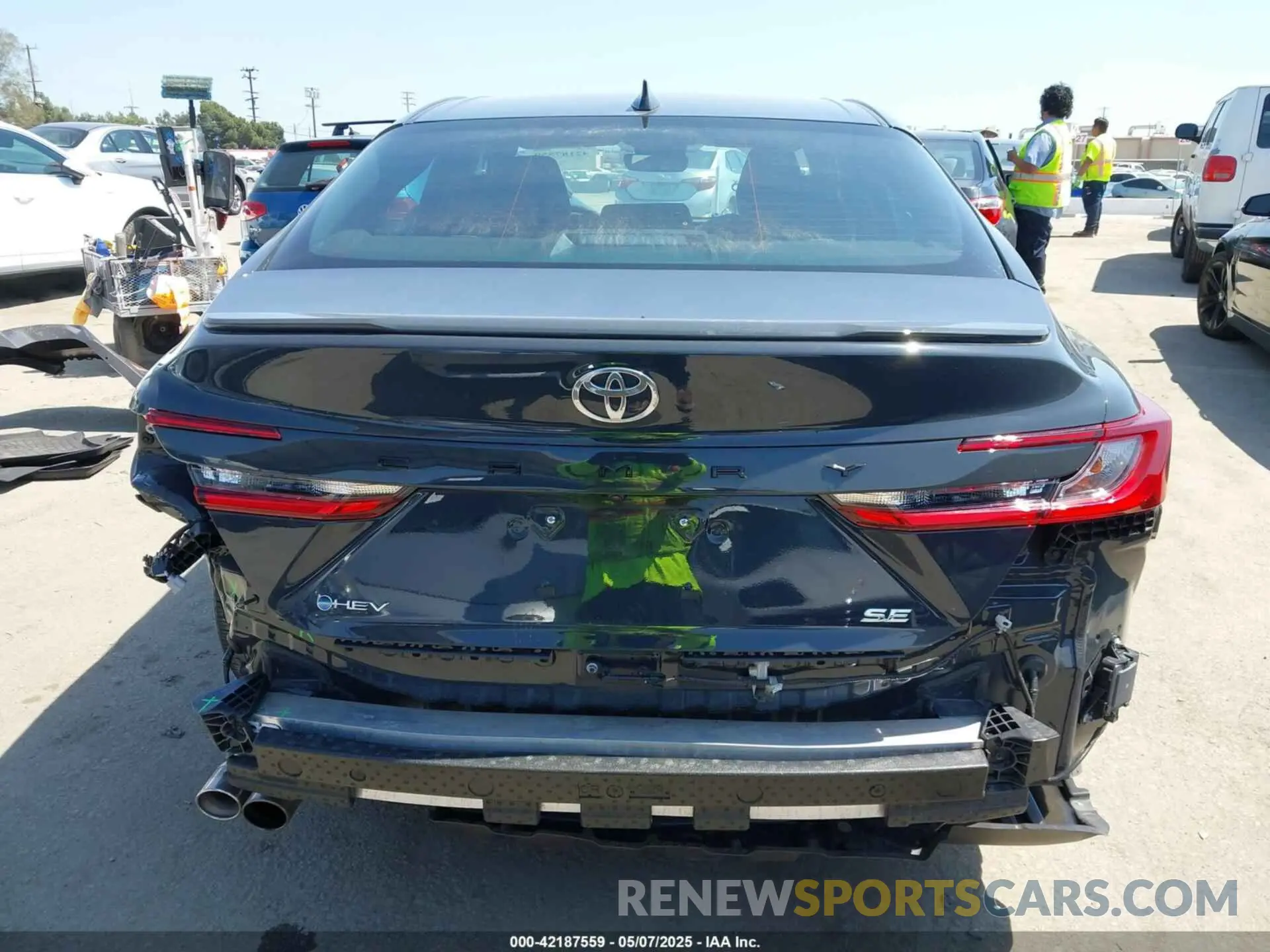 17 Photograph of a damaged car 4T1DAACK7SU531768 TOYOTA CAMRY 2025