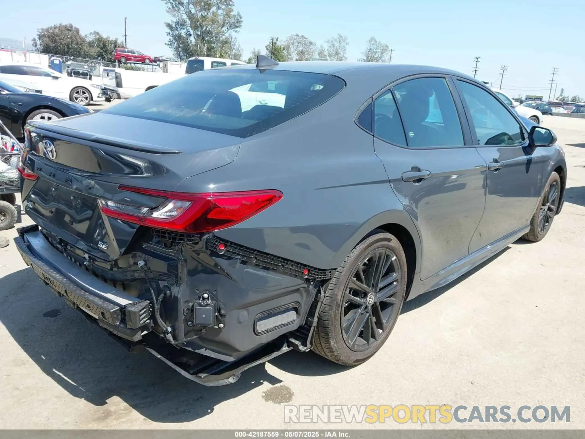 4 Photograph of a damaged car 4T1DAACK7SU531768 TOYOTA CAMRY 2025