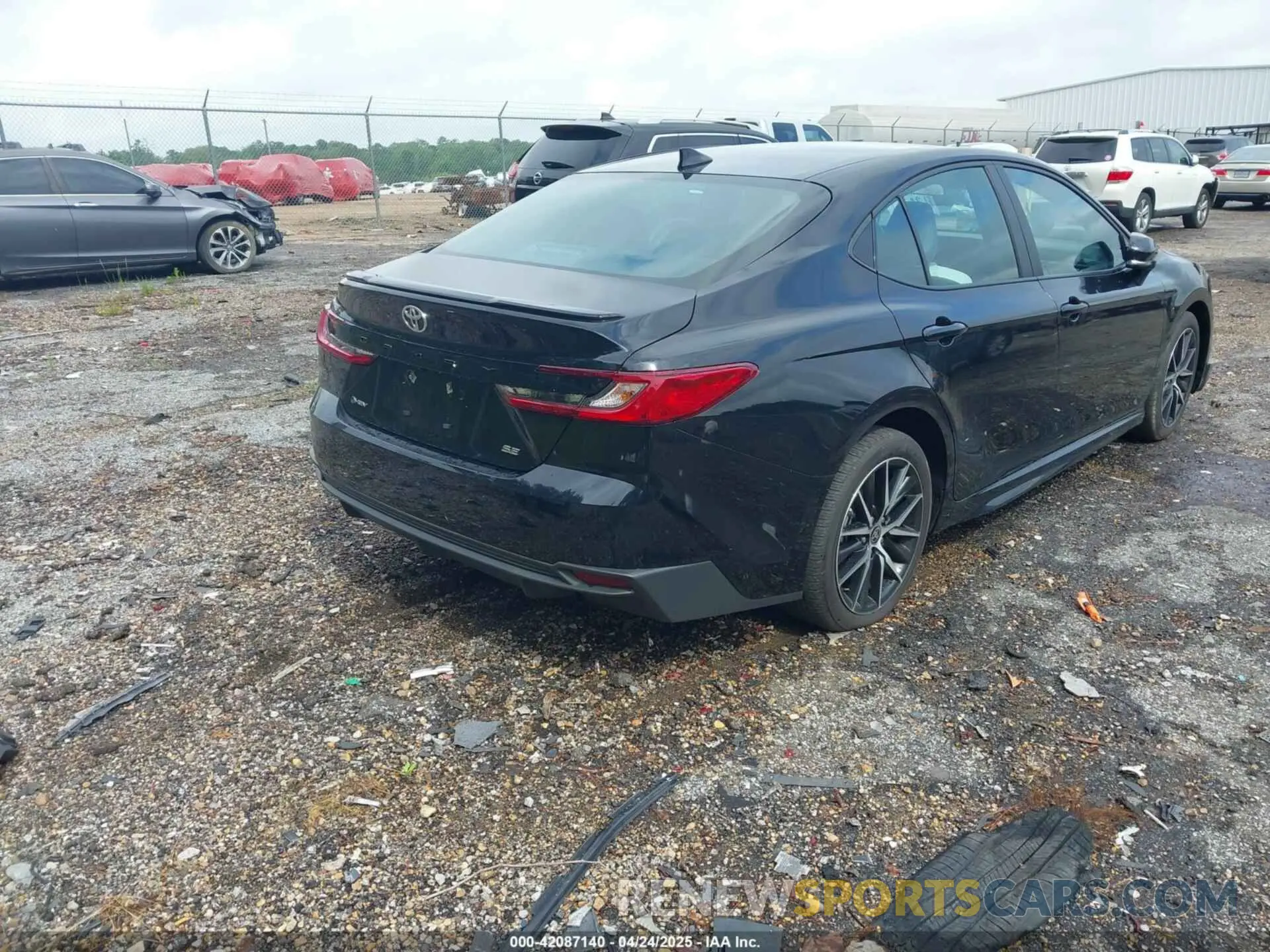 4 Фотография поврежденного автомобиля 4T1DAACK8SU038360 TOYOTA CAMRY 2025