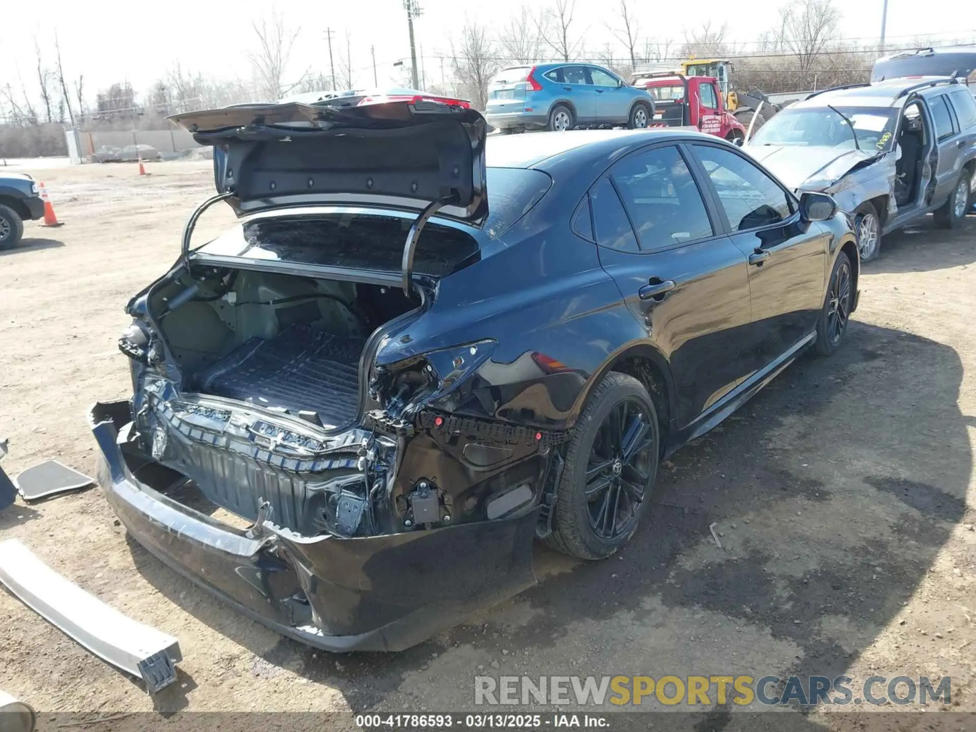 4 Photograph of a damaged car 4T1DAACK8SU087087 TOYOTA CAMRY 2025