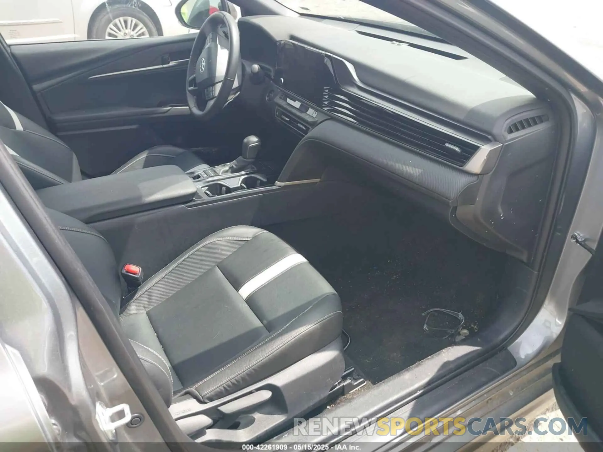 5 Фотография поврежденного автомобиля 4T1DAACK8SU506796 TOYOTA CAMRY 2025