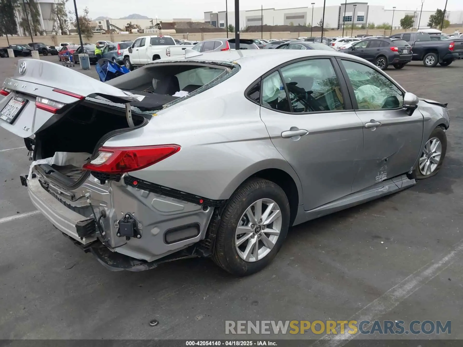 4 Фотография поврежденного автомобиля 4T1DAACK8SU507575 TOYOTA CAMRY 2025