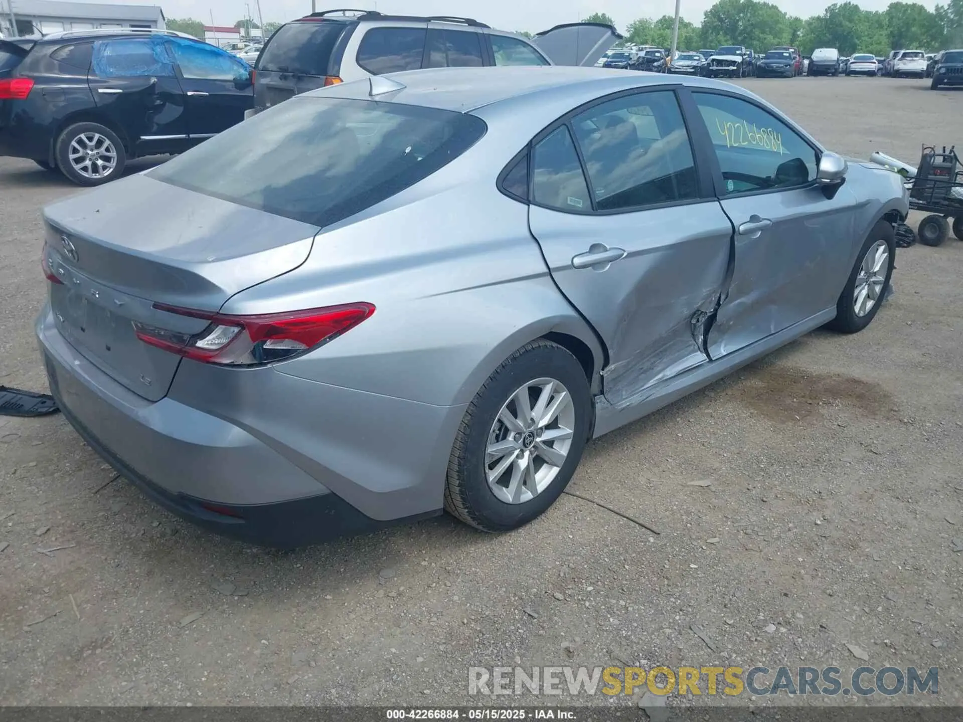 4 Photograph of a damaged car 4T1DAACK8SU511996 TOYOTA CAMRY 2025