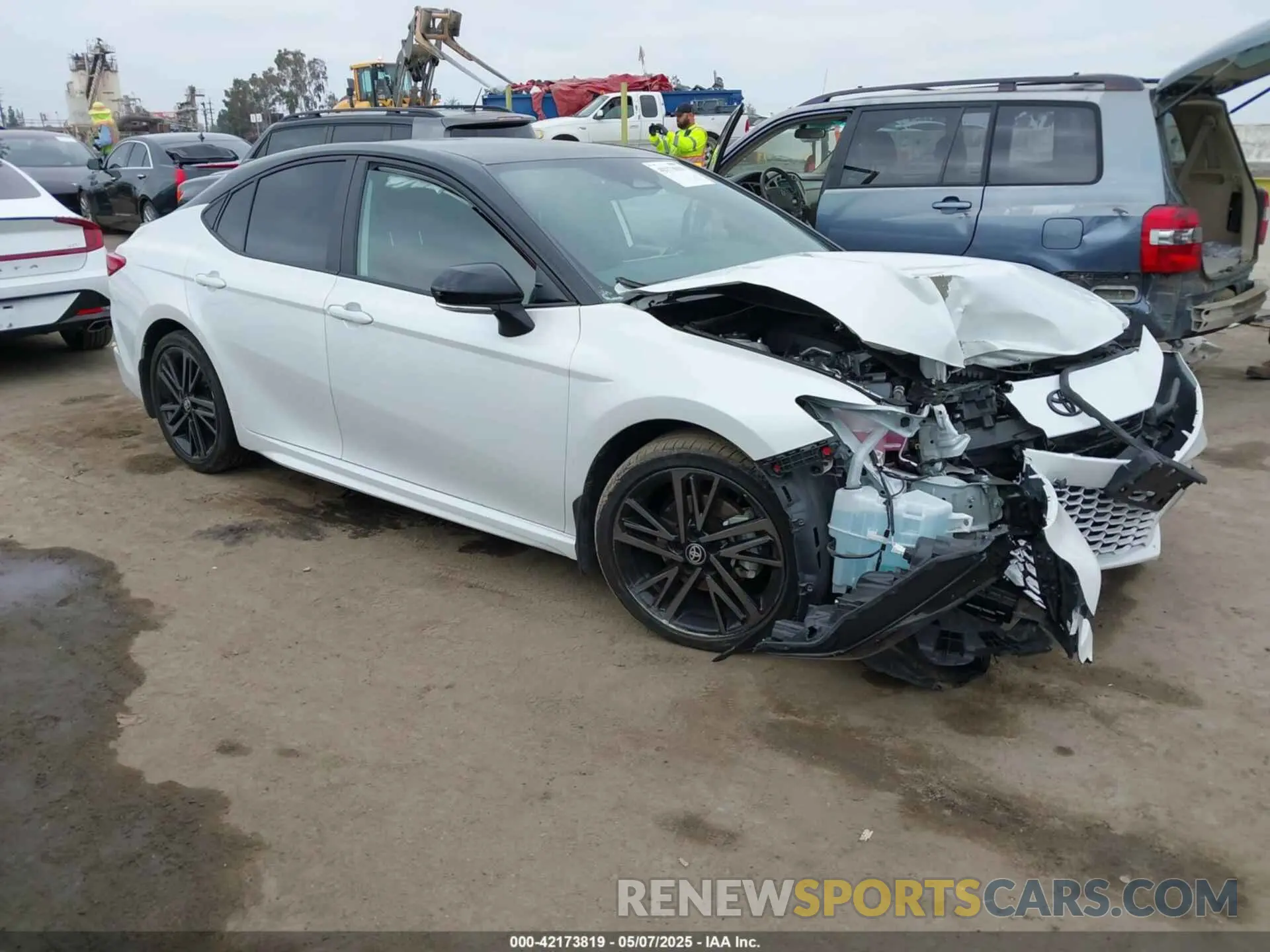 1 Photograph of a damaged car 4T1DAACK9SU007005 TOYOTA CAMRY 2025