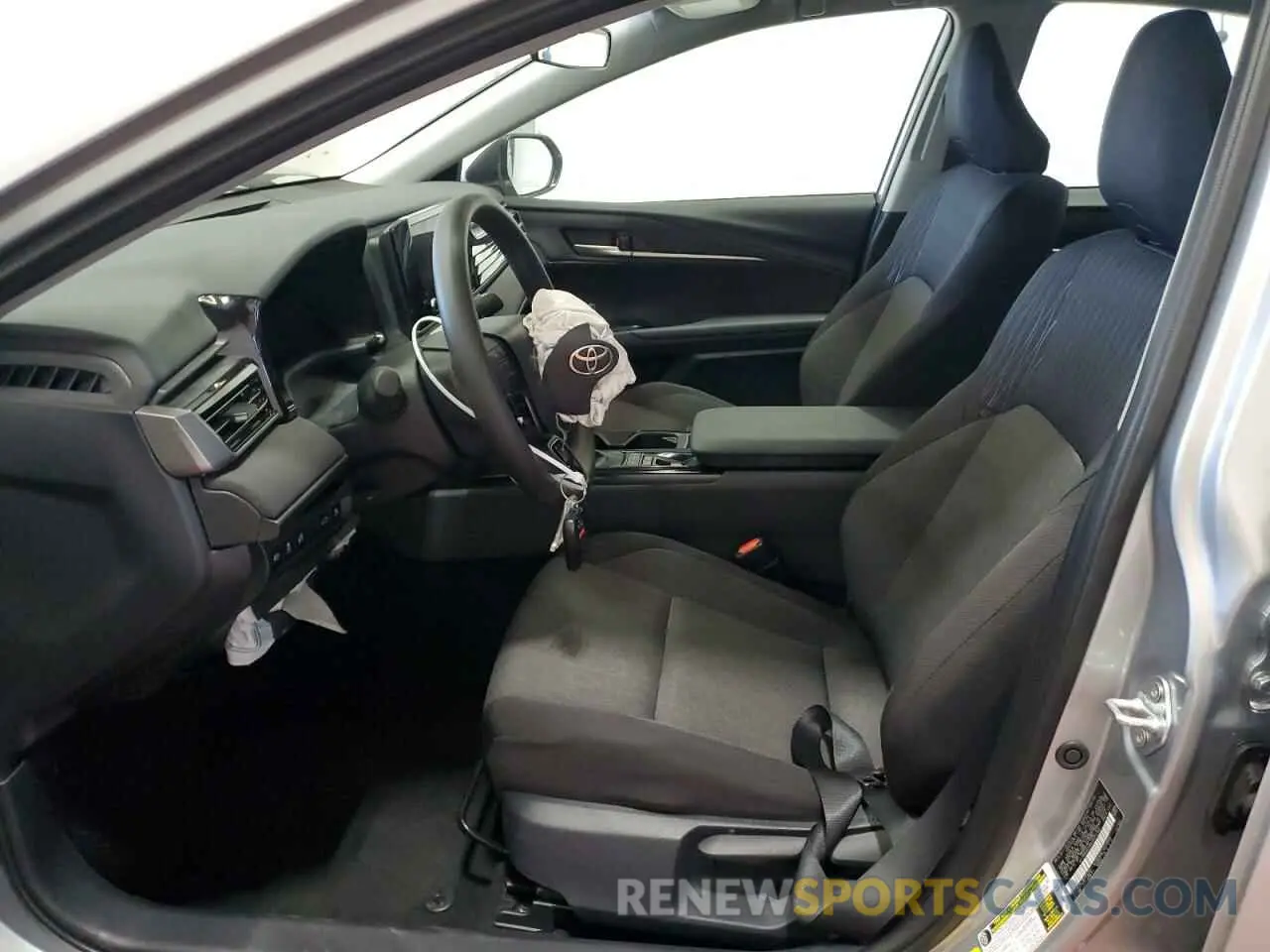 7 Фотография поврежденного автомобиля 4T1DAACK9SU025164 TOYOTA CAMRY 2025