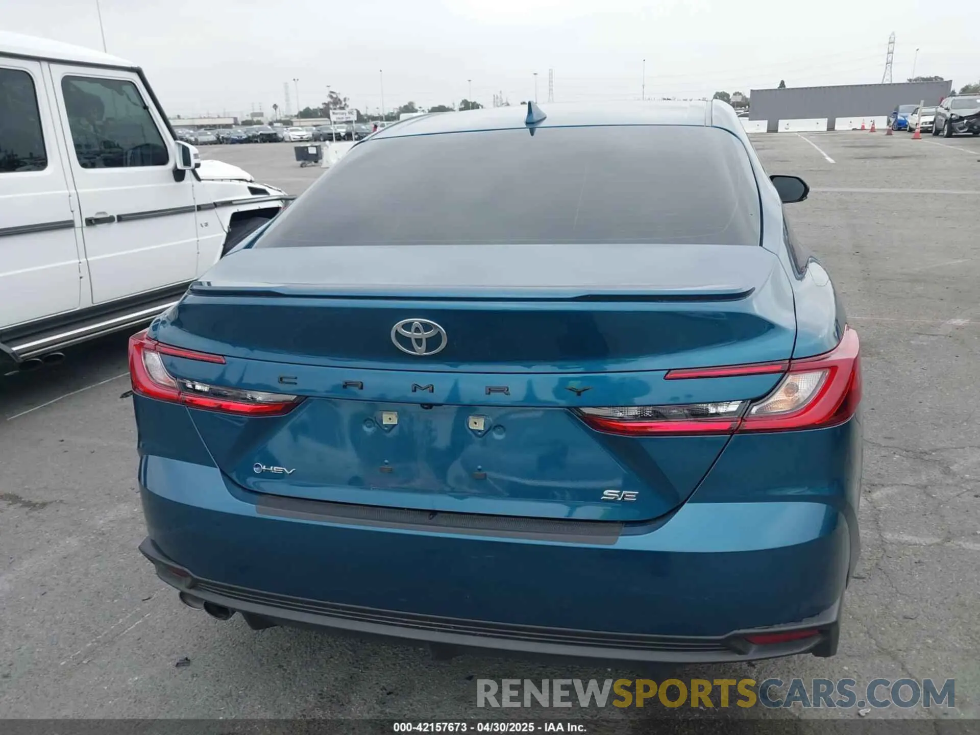 17 Photograph of a damaged car 4T1DAACK9SU032387 TOYOTA CAMRY 2025