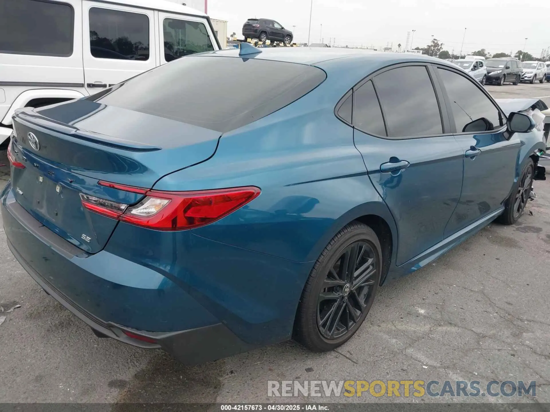 4 Photograph of a damaged car 4T1DAACK9SU032387 TOYOTA CAMRY 2025