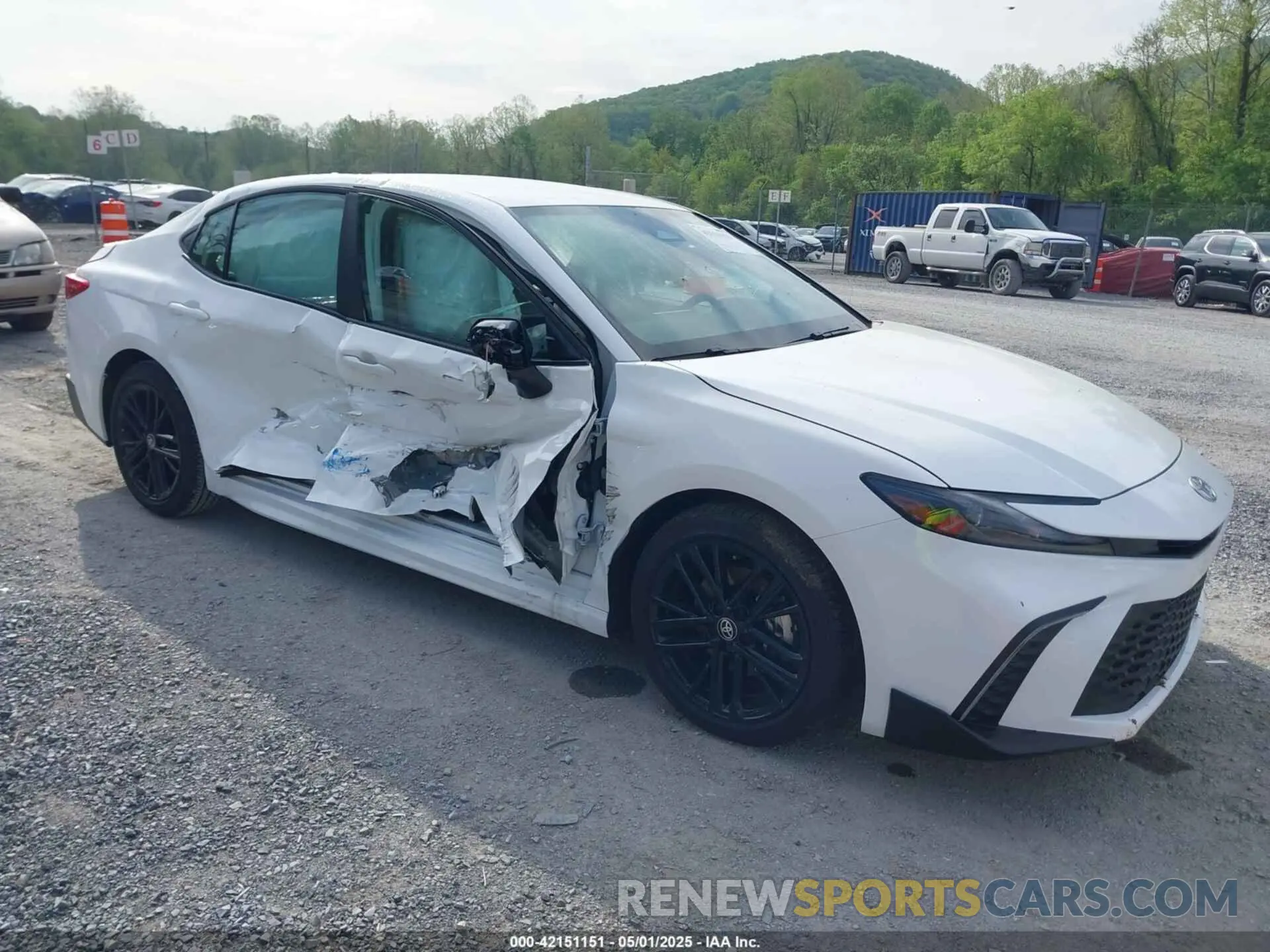 1 Photograph of a damaged car 4T1DAACK9SU126902 TOYOTA CAMRY 2025