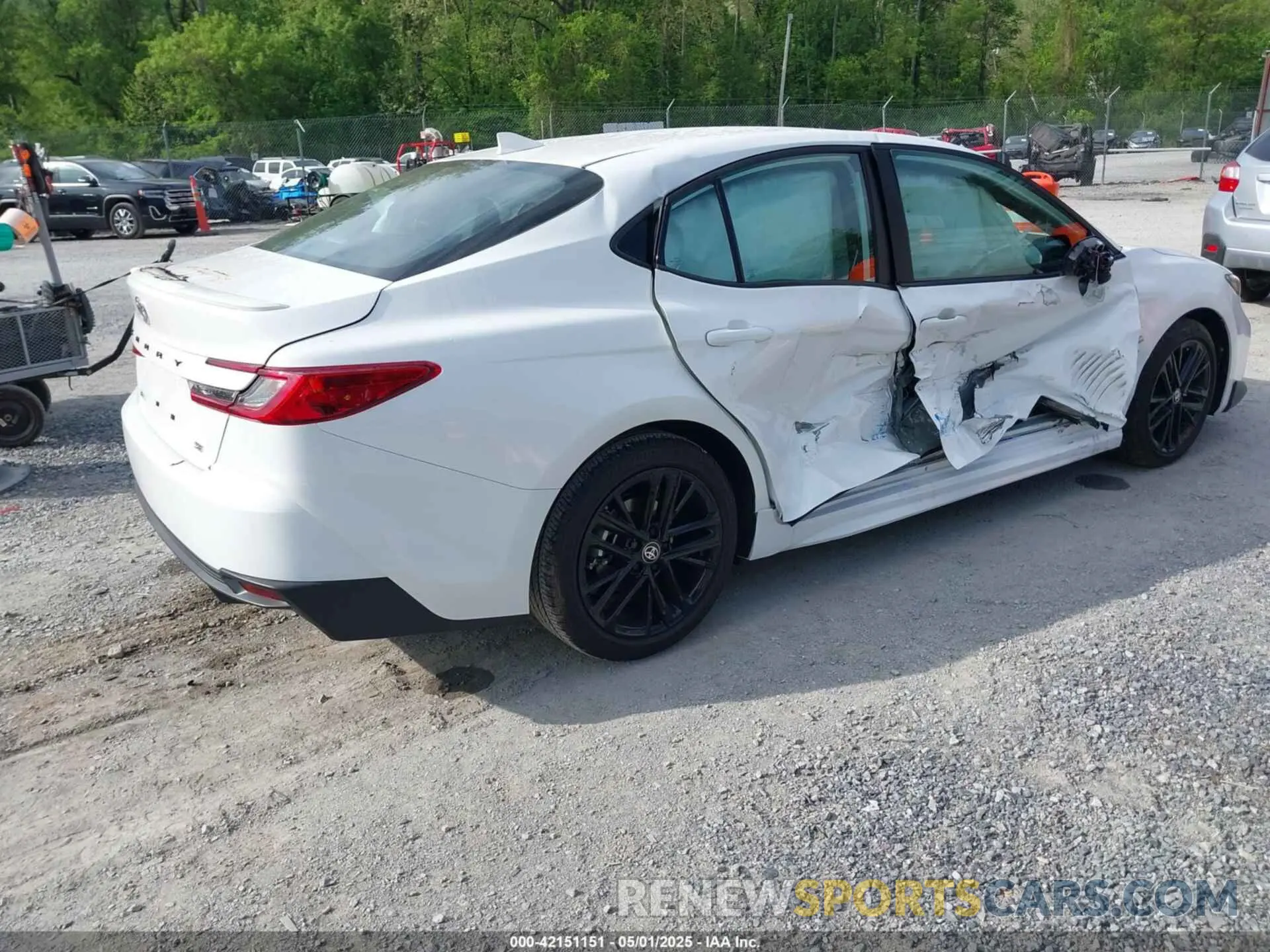 4 Photograph of a damaged car 4T1DAACK9SU126902 TOYOTA CAMRY 2025
