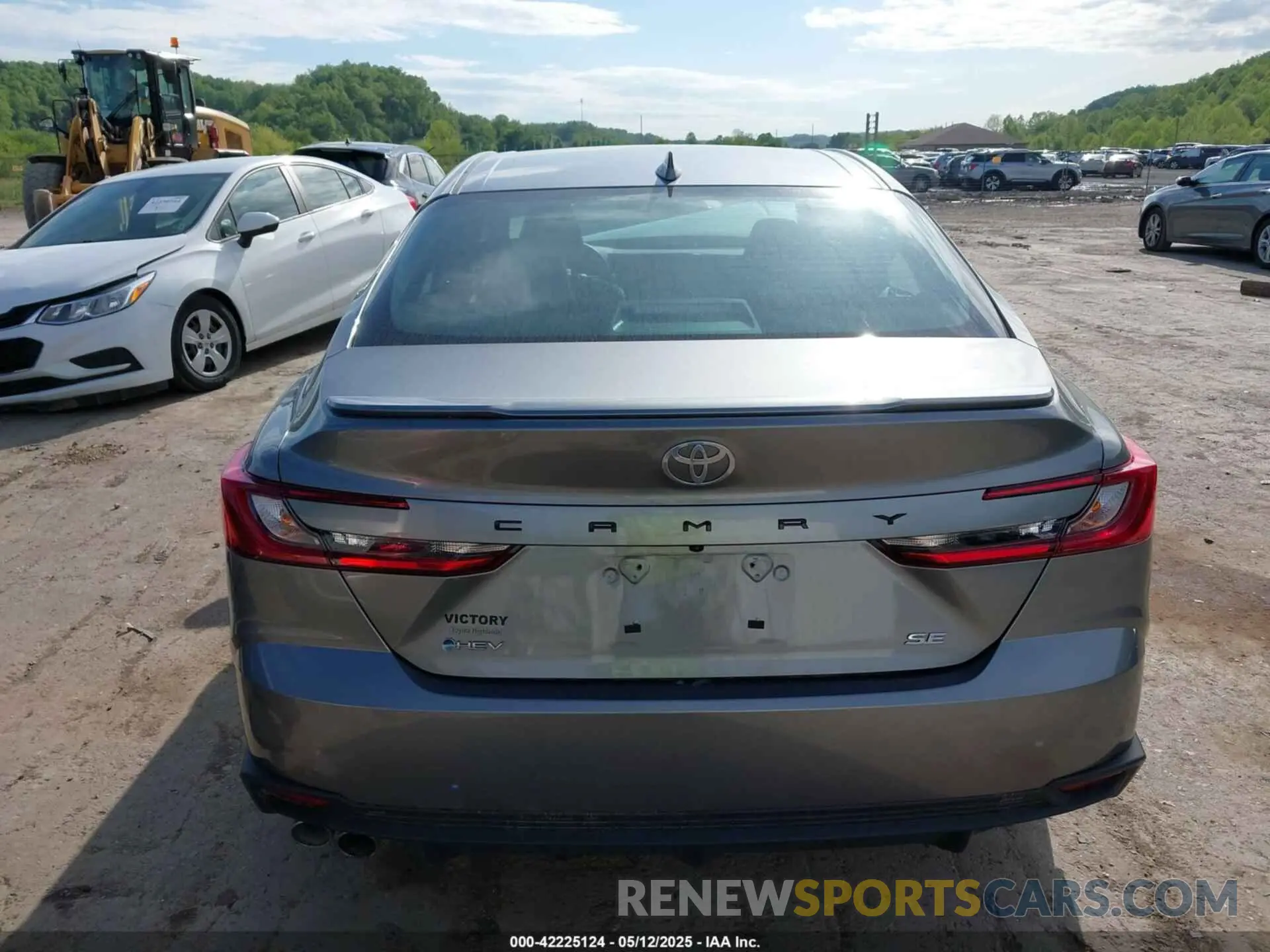 17 Photograph of a damaged car 4T1DAACK9SU518259 TOYOTA CAMRY 2025