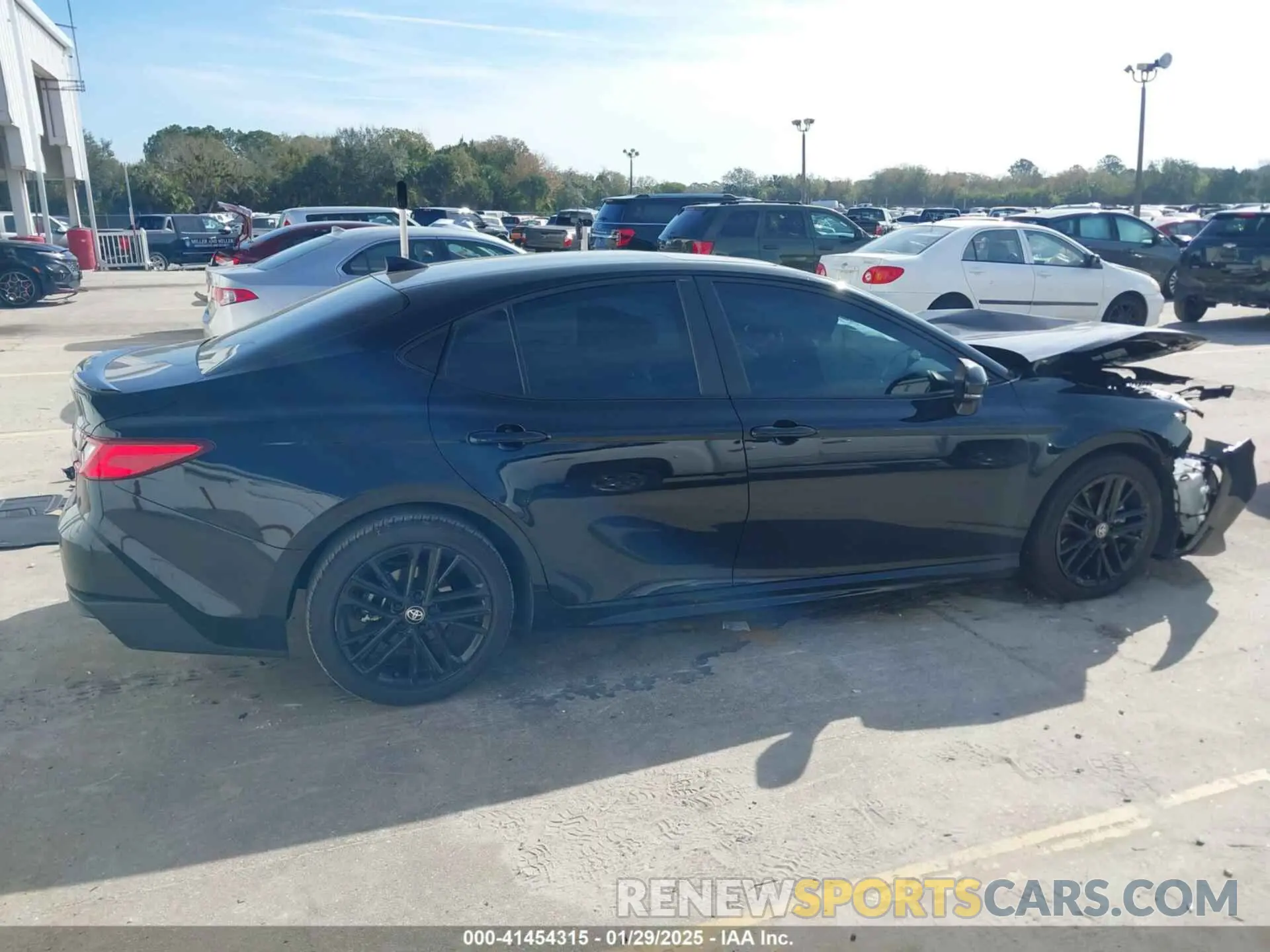 12 Фотография поврежденного автомобиля 4T1DAACKXSU018451 TOYOTA CAMRY 2025
