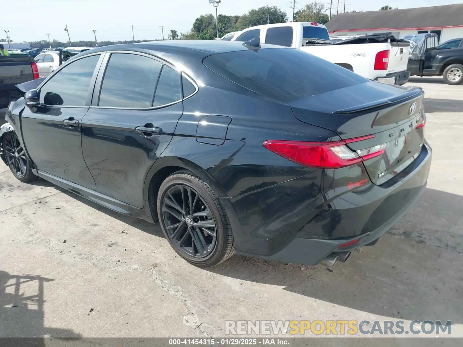 3 Фотография поврежденного автомобиля 4T1DAACKXSU018451 TOYOTA CAMRY 2025