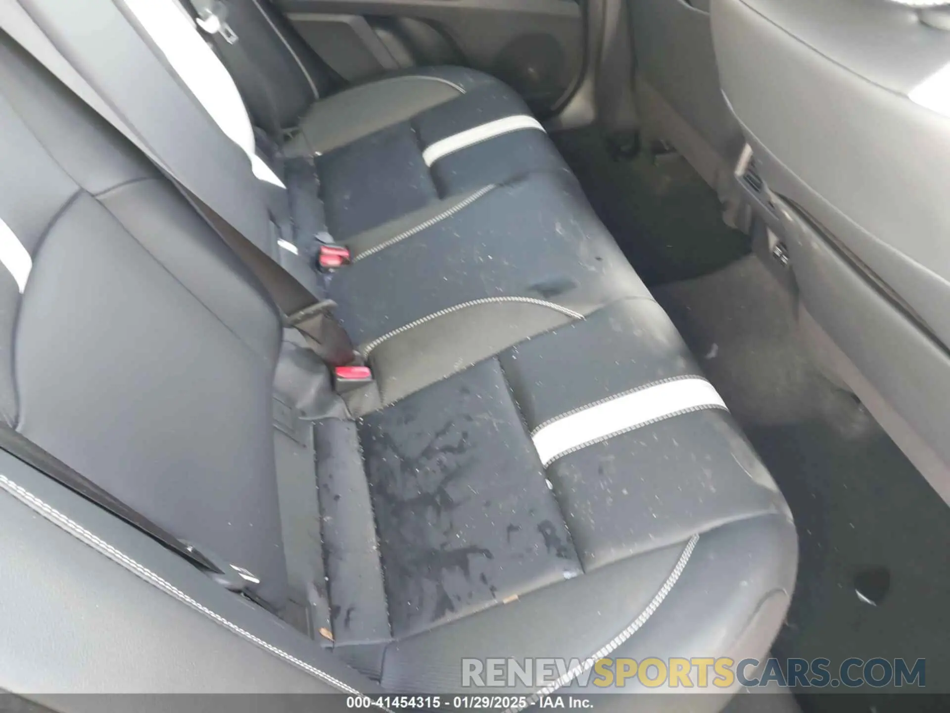 8 Фотография поврежденного автомобиля 4T1DAACKXSU018451 TOYOTA CAMRY 2025