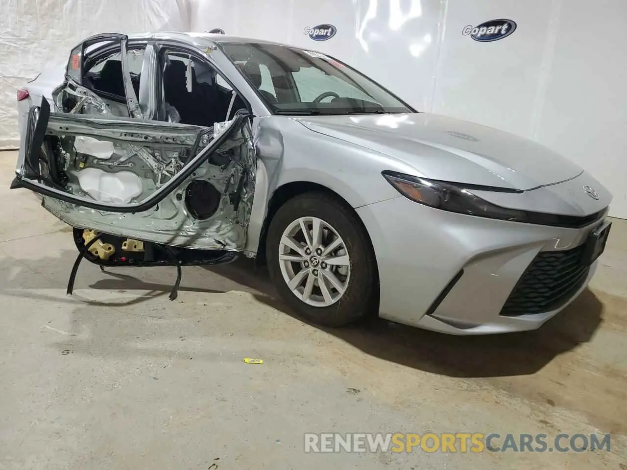 4 Photograph of a damaged car 4T1DAACKXSU034293 TOYOTA CAMRY 2025