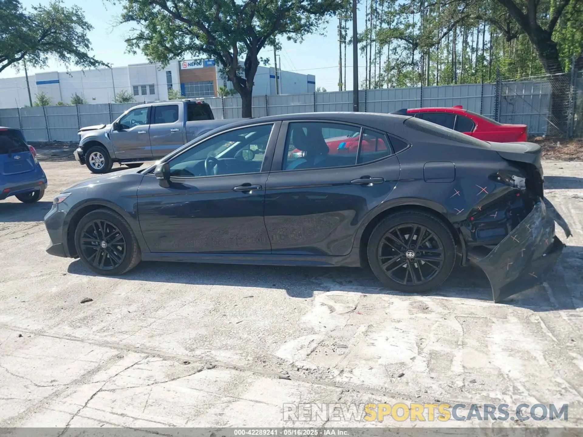 14 Photograph of a damaged car 4T1DAACKXSU060912 TOYOTA CAMRY 2025