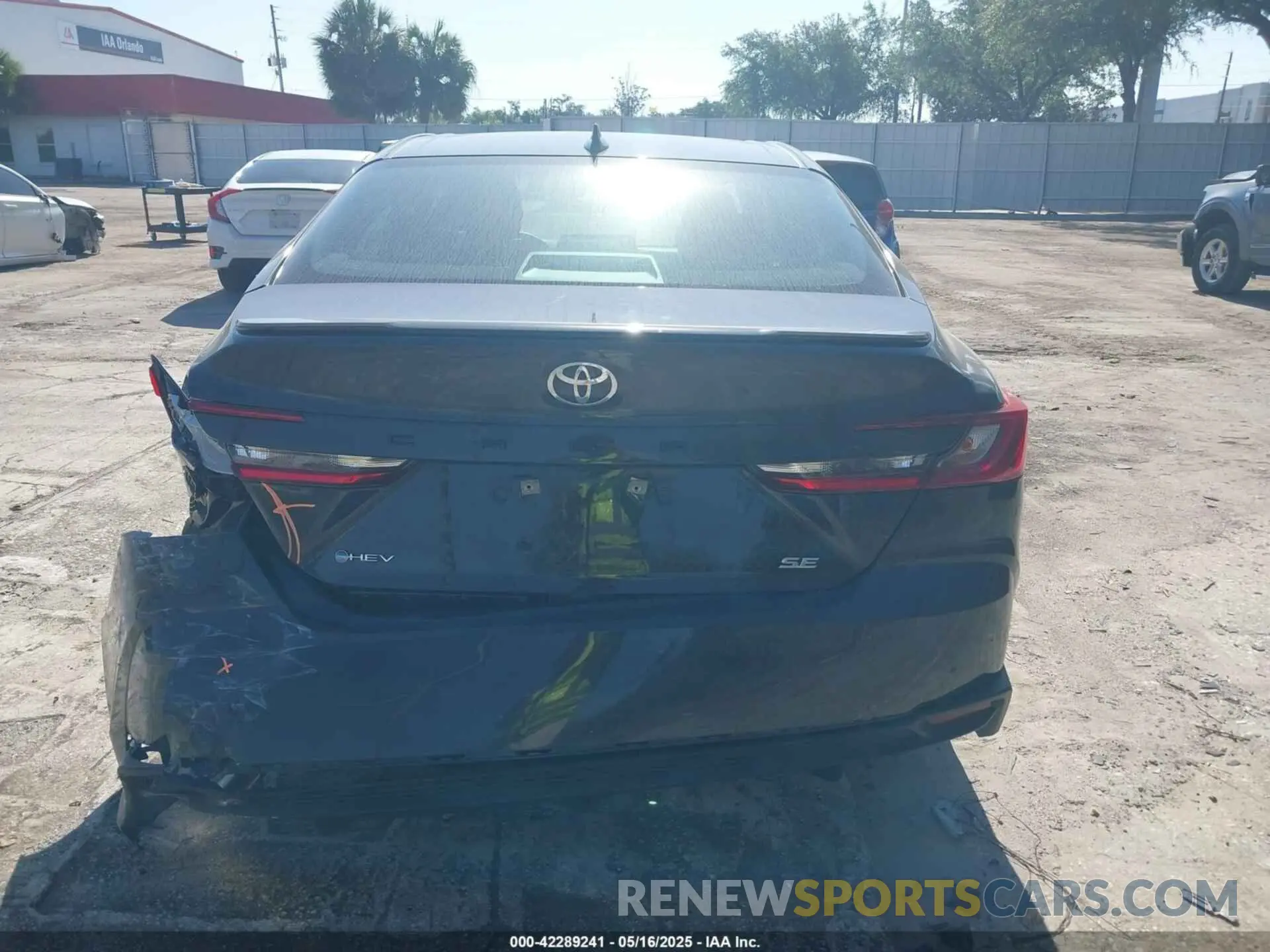 16 Photograph of a damaged car 4T1DAACKXSU060912 TOYOTA CAMRY 2025