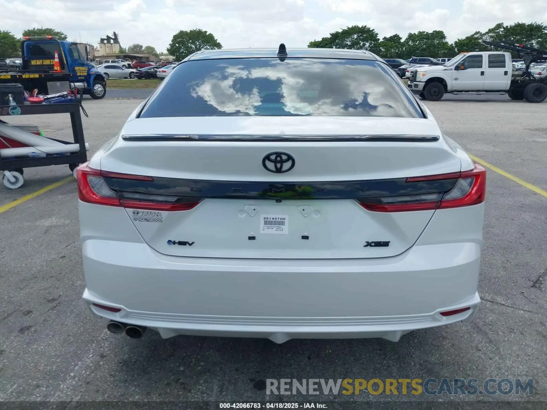 16 Photograph of a damaged car 4T1DAACKXSU079945 TOYOTA CAMRY 2025