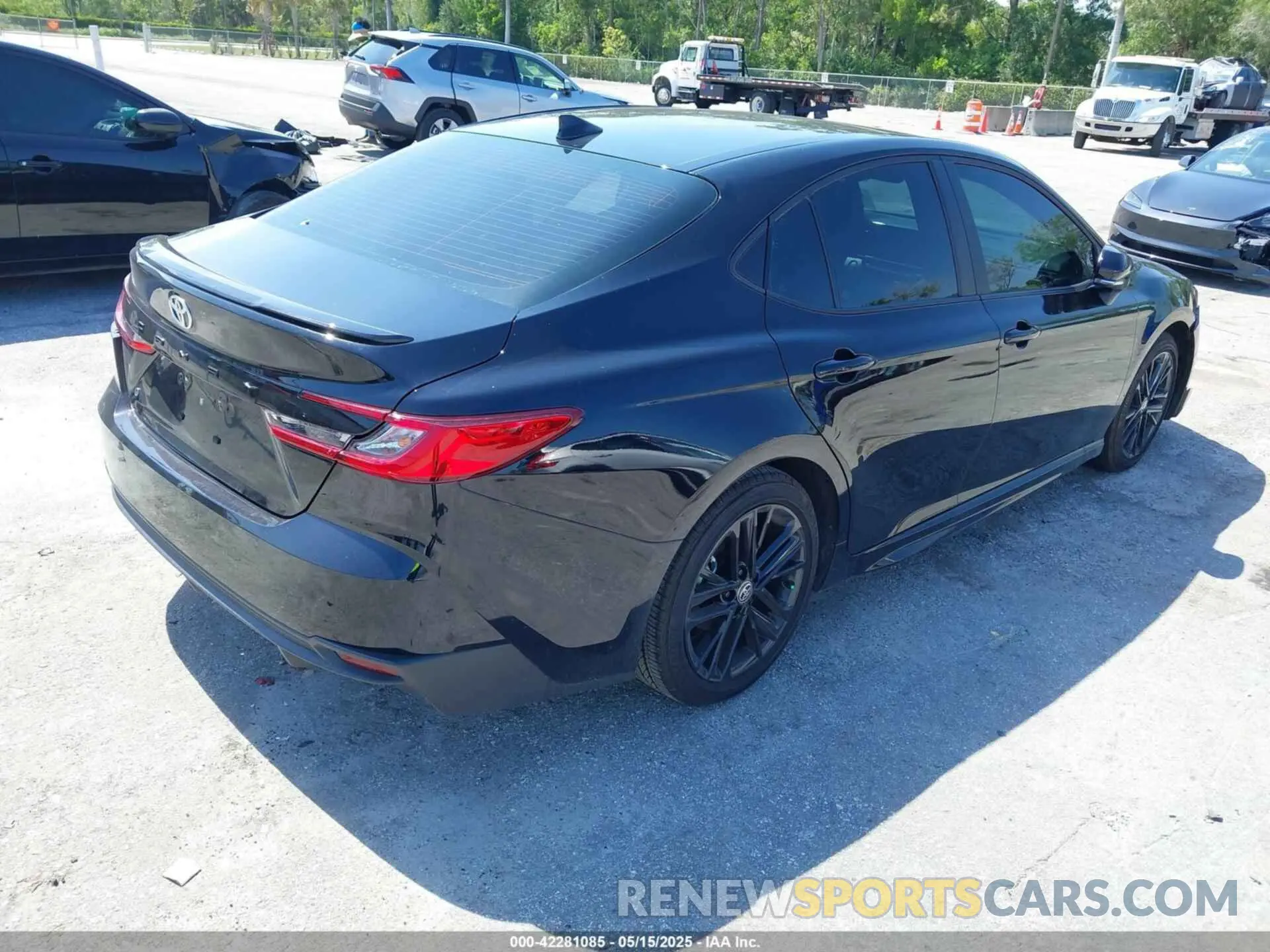 4 Фотография поврежденного автомобиля 4T1DAACKXSU102317 TOYOTA CAMRY 2025