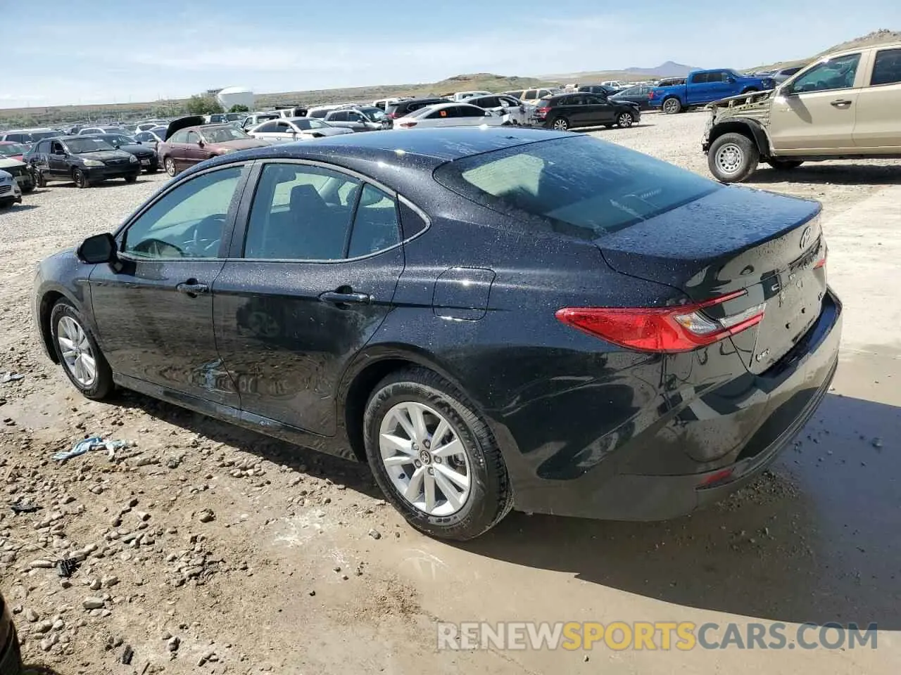 2 Photograph of a damaged car 4T1DAACKXSU125631 TOYOTA CAMRY 2025
