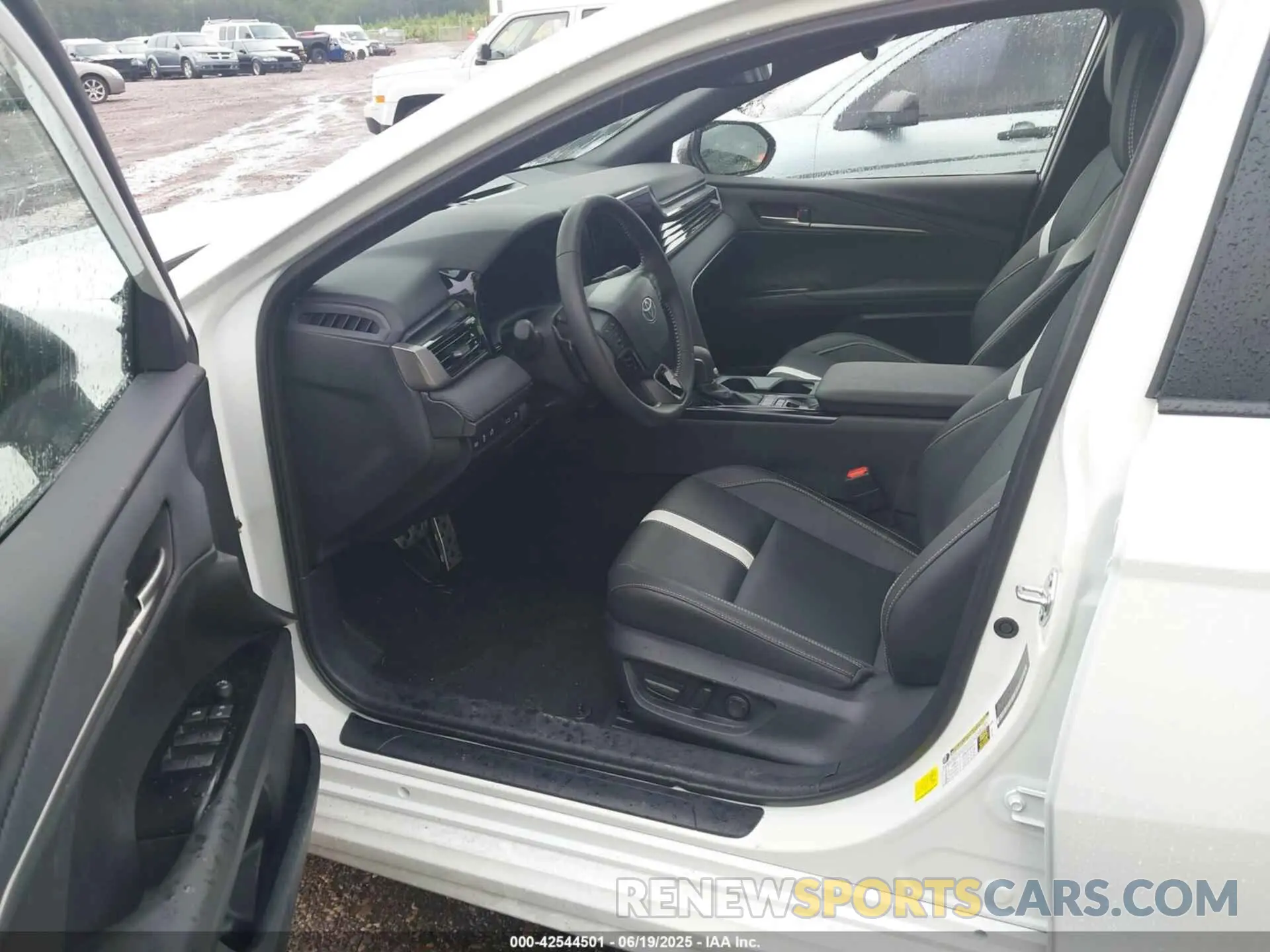 5 Photograph of a damaged car 4T1DAACKXSU128108 TOYOTA CAMRY 2025