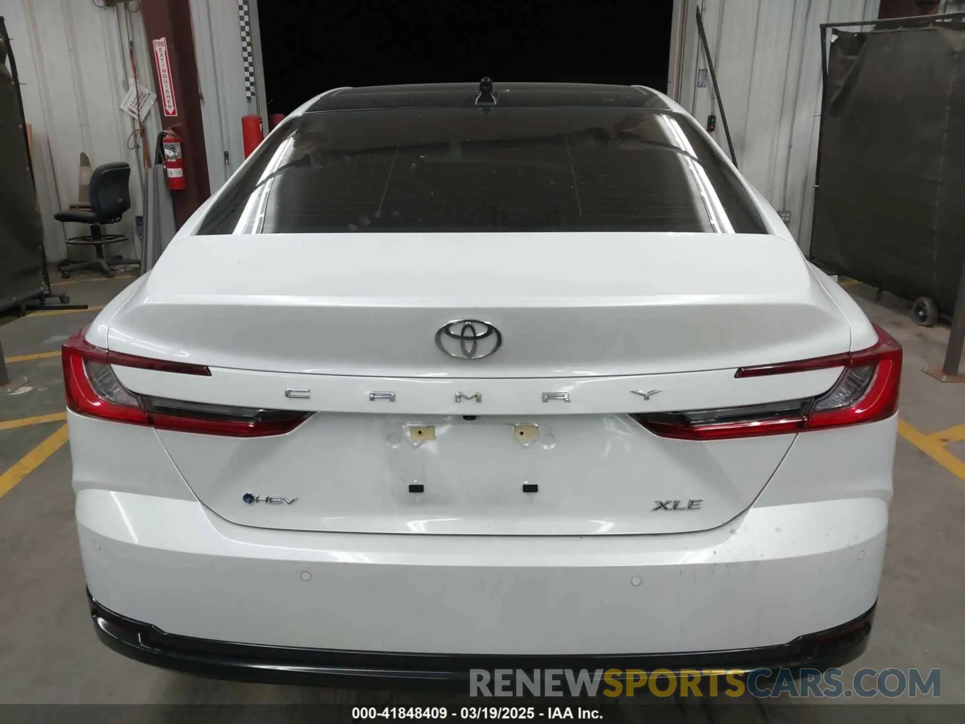 17 Photograph of a damaged car 4T1DAACKXSU520229 TOYOTA CAMRY 2025