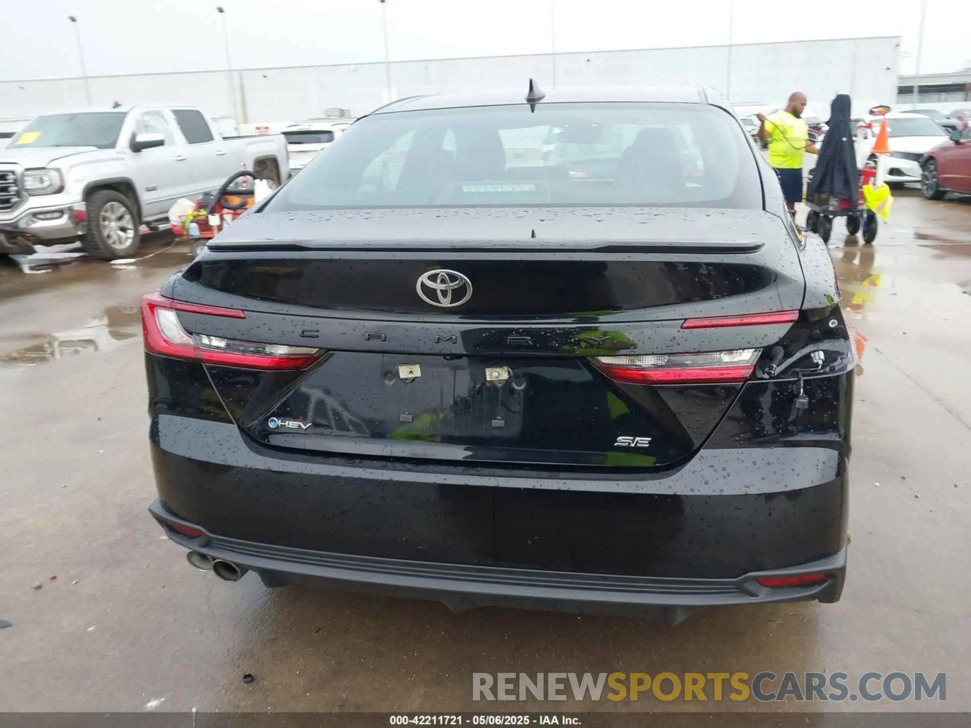 16 Photograph of a damaged car 4T1DAACKXSU526497 TOYOTA CAMRY 2025