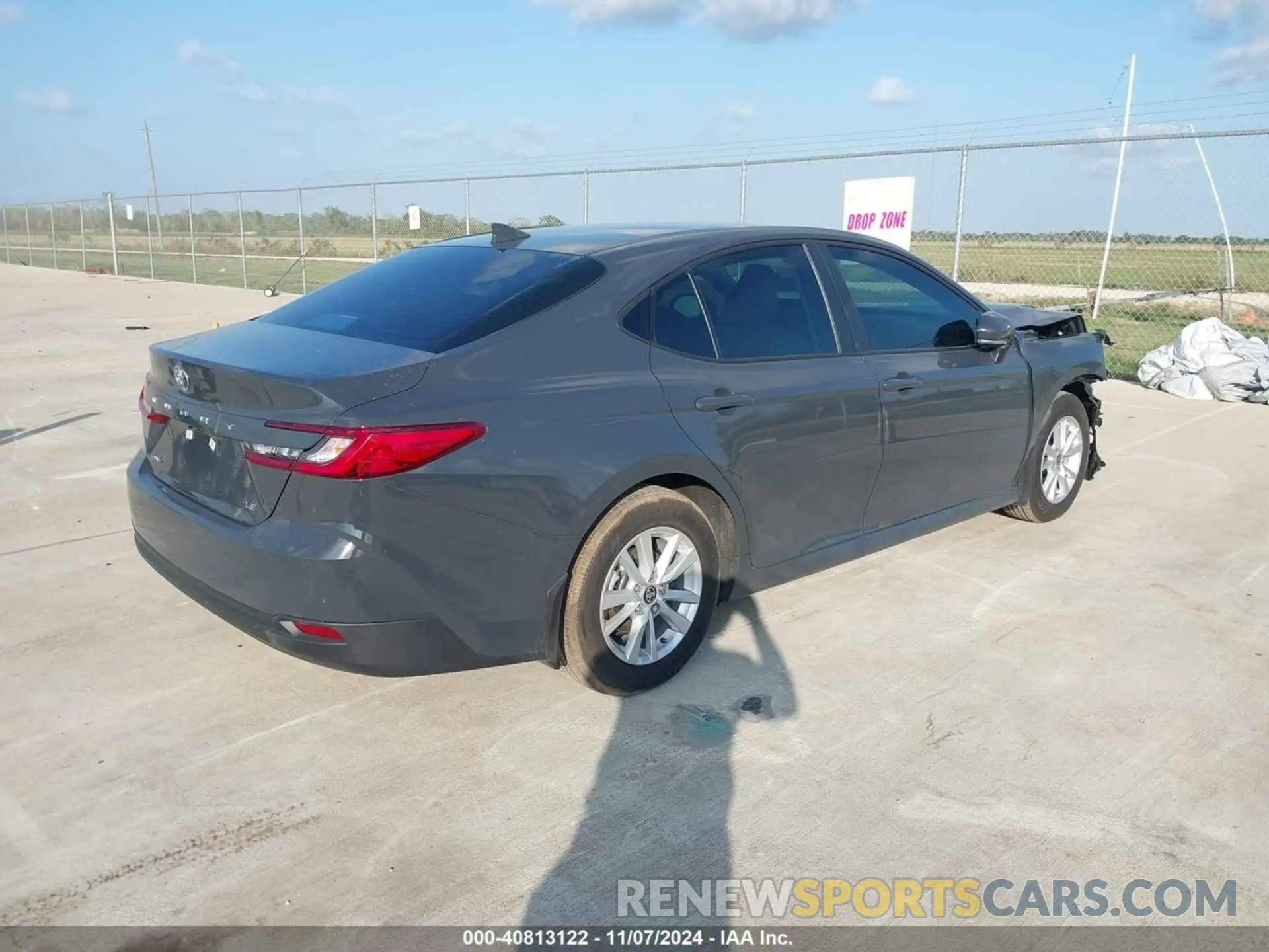 4 Photograph of a damaged car 4T1DAACKXSU547916 TOYOTA CAMRY 2025