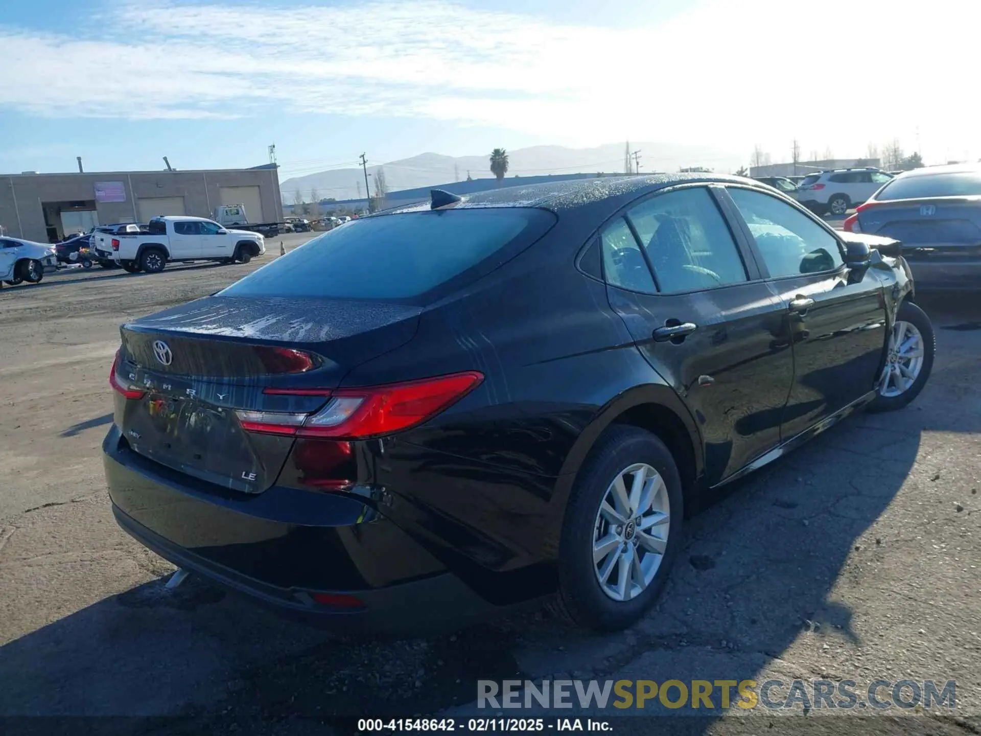 4 Photograph of a damaged car 4T1DAACKXSU576221 TOYOTA CAMRY 2025