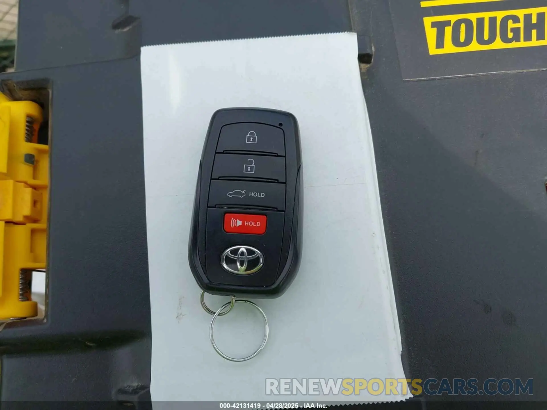 11 Фотография поврежденного автомобиля 4T1DBADK0SU000861 TOYOTA CAMRY 2025