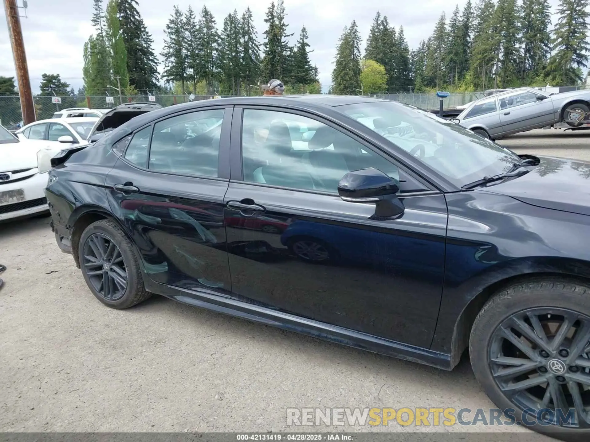 14 Фотография поврежденного автомобиля 4T1DBADK0SU000861 TOYOTA CAMRY 2025