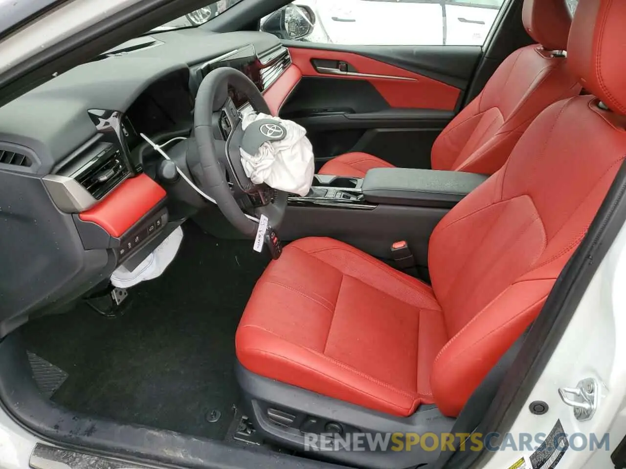7 Фотография поврежденного автомобиля 4T1DBADK0SU005171 TOYOTA CAMRY 2025