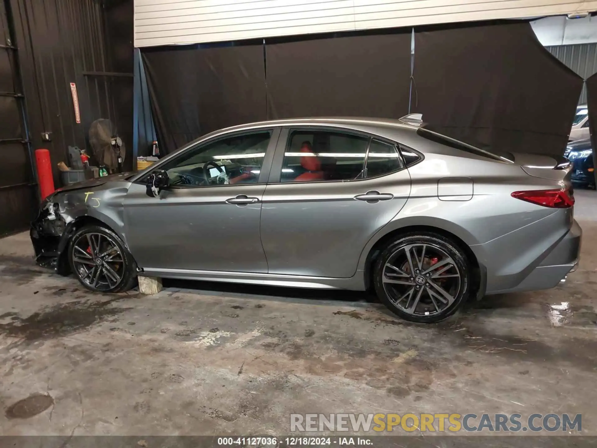 14 Фотография поврежденного автомобиля 4T1DBADK0SU503158 TOYOTA CAMRY 2025