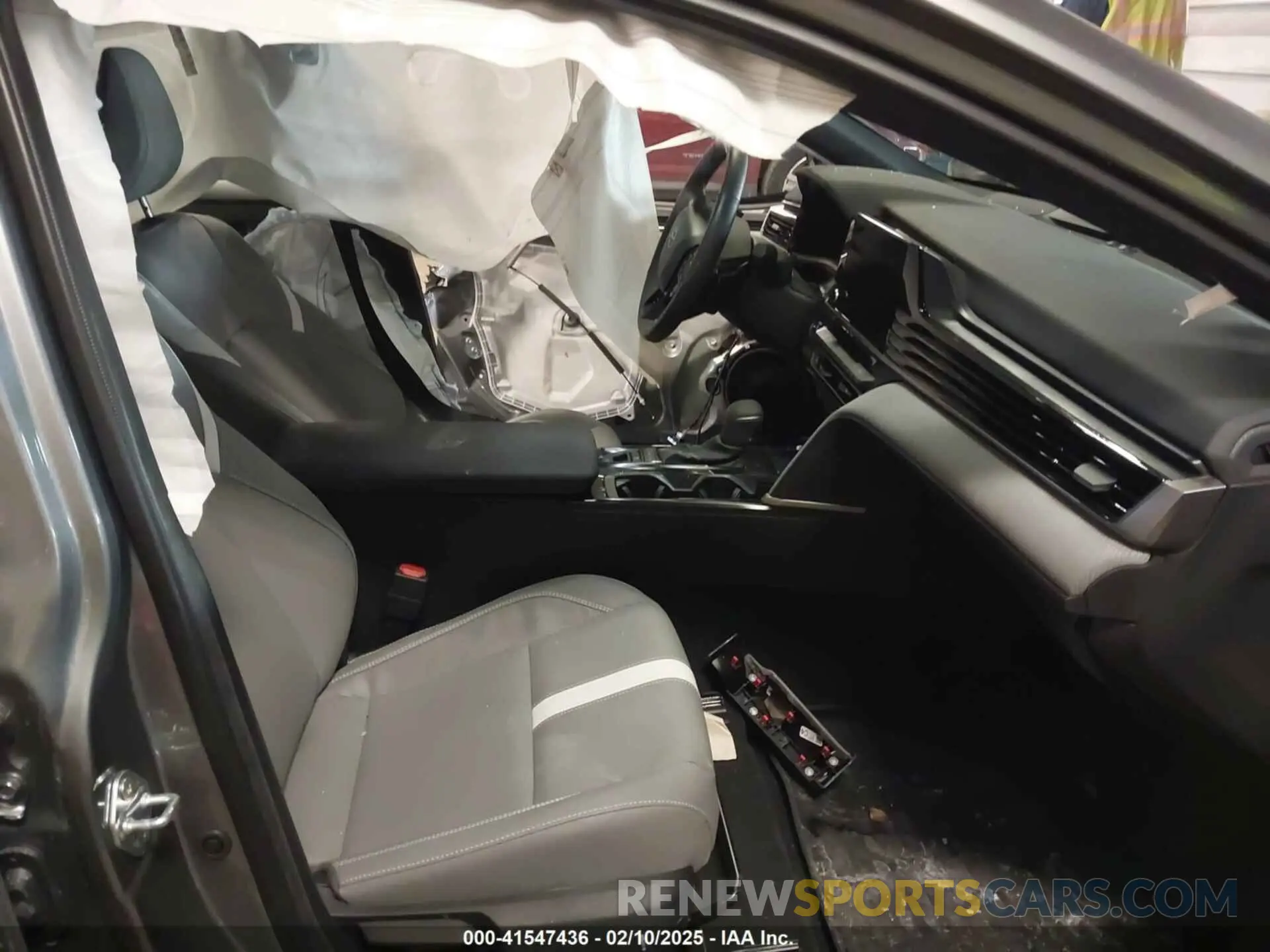 5 Photograph of a damaged car 4T1DBADK0SU518923 TOYOTA CAMRY 2025