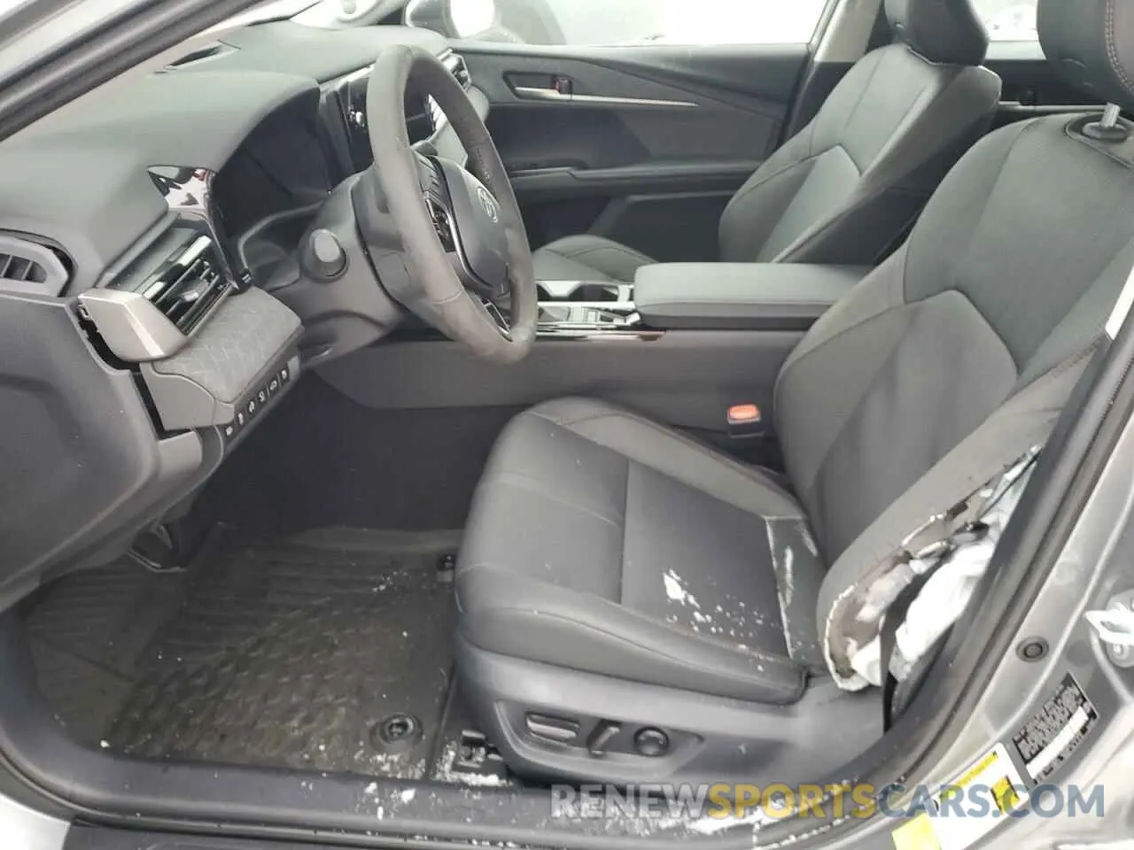 7 Фотография поврежденного автомобиля 4T1DBADK0SU523152 TOYOTA CAMRY 2025