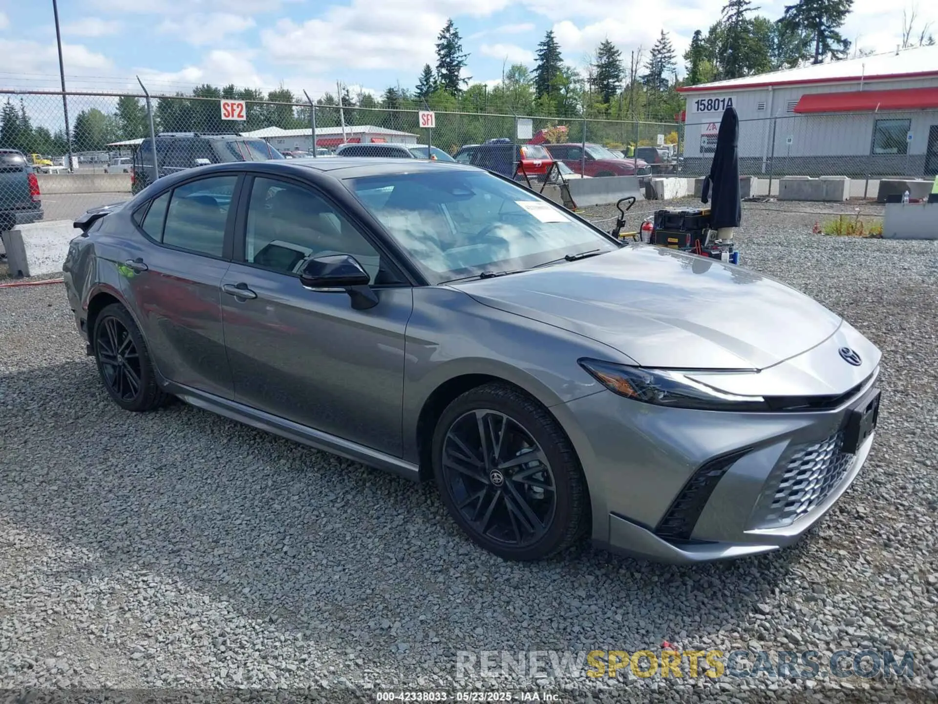 1 Photograph of a damaged car 4T1DBADK0SU524298 TOYOTA CAMRY 2025