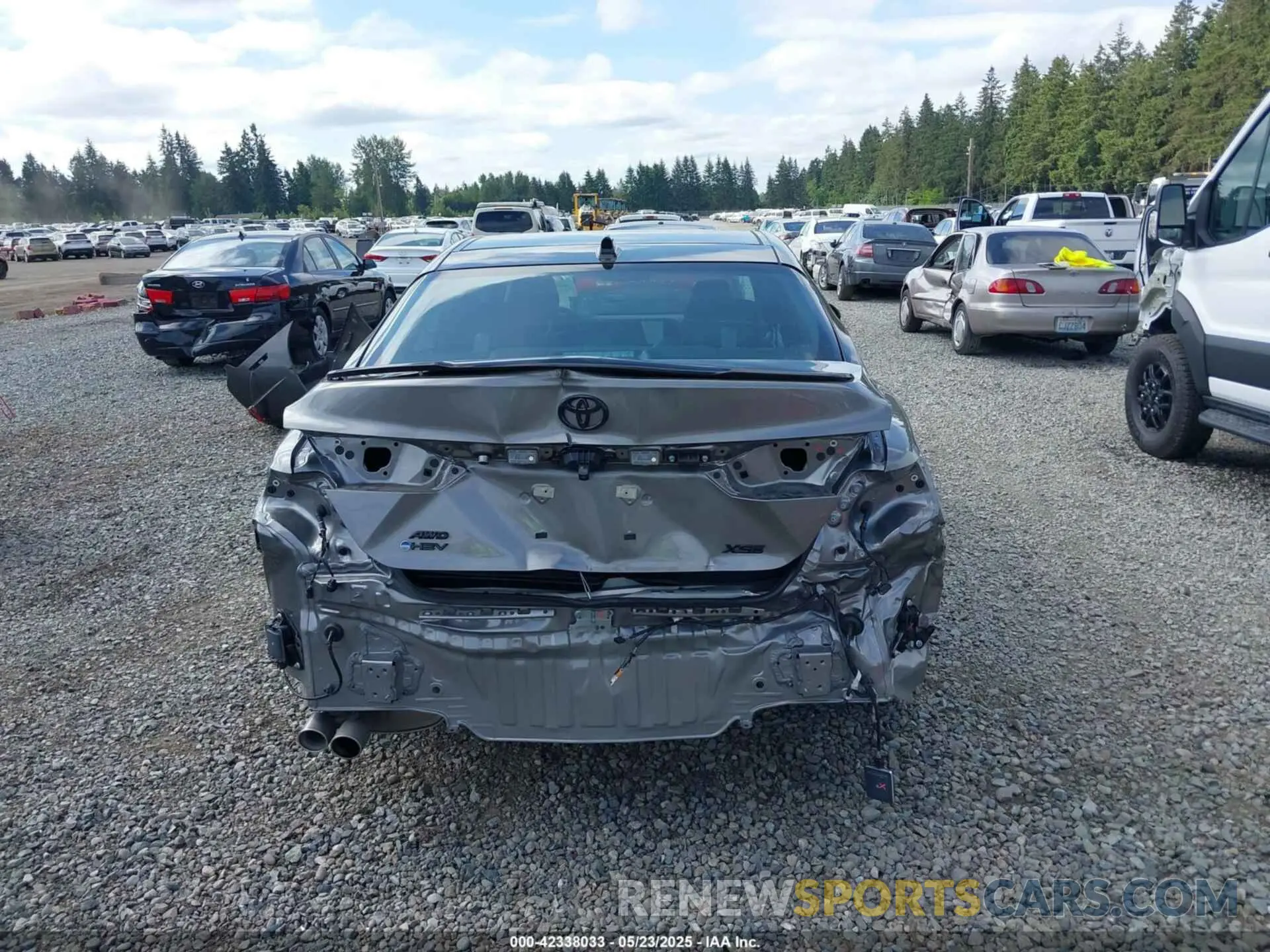 17 Photograph of a damaged car 4T1DBADK0SU524298 TOYOTA CAMRY 2025