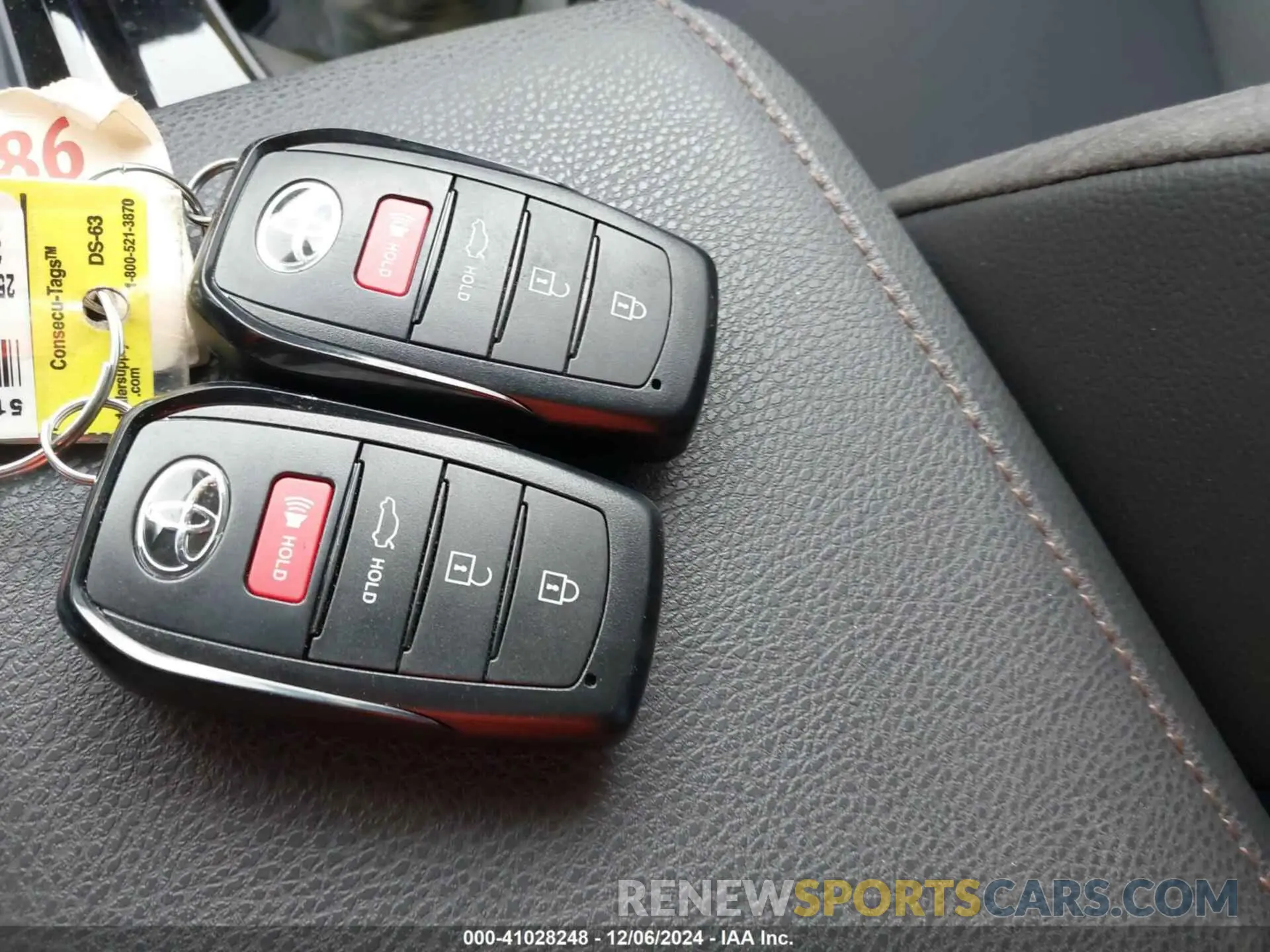 11 Фотография поврежденного автомобиля 4T1DBADK1SU006264 TOYOTA CAMRY 2025