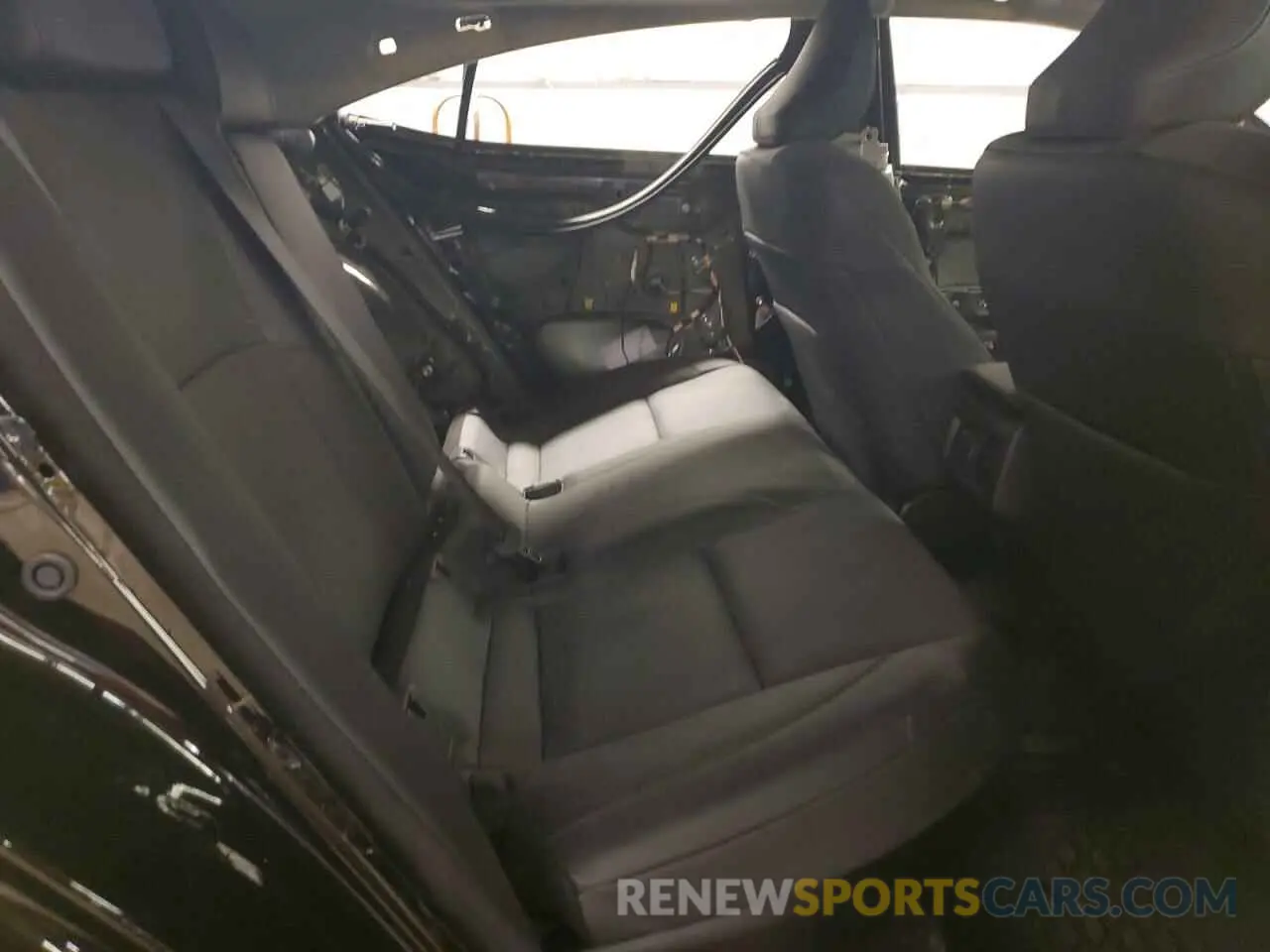 10 Фотография поврежденного автомобиля 4T1DBADK2SU009870 TOYOTA CAMRY 2025