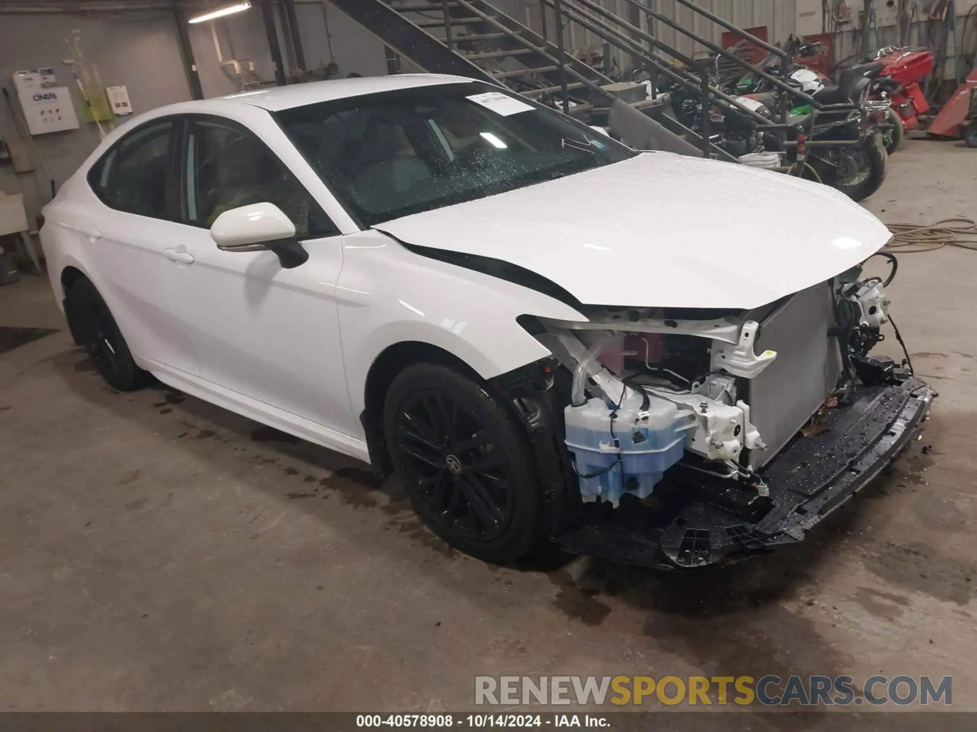 1 Photograph of a damaged car 4T1DBADK2SU508832 TOYOTA CAMRY 2025