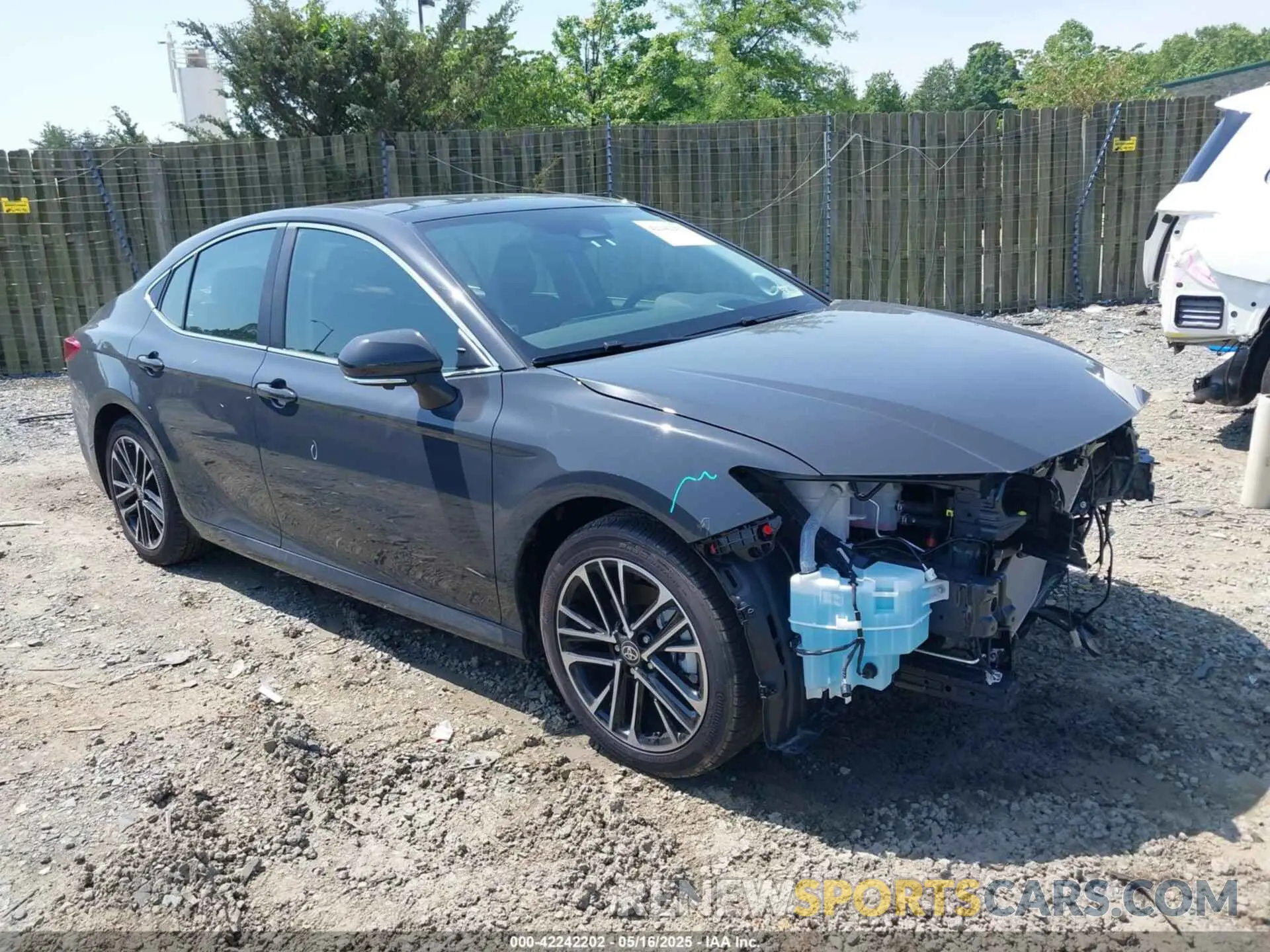 1 Photograph of a damaged car 4T1DBADK2SU509561 TOYOTA CAMRY 2025