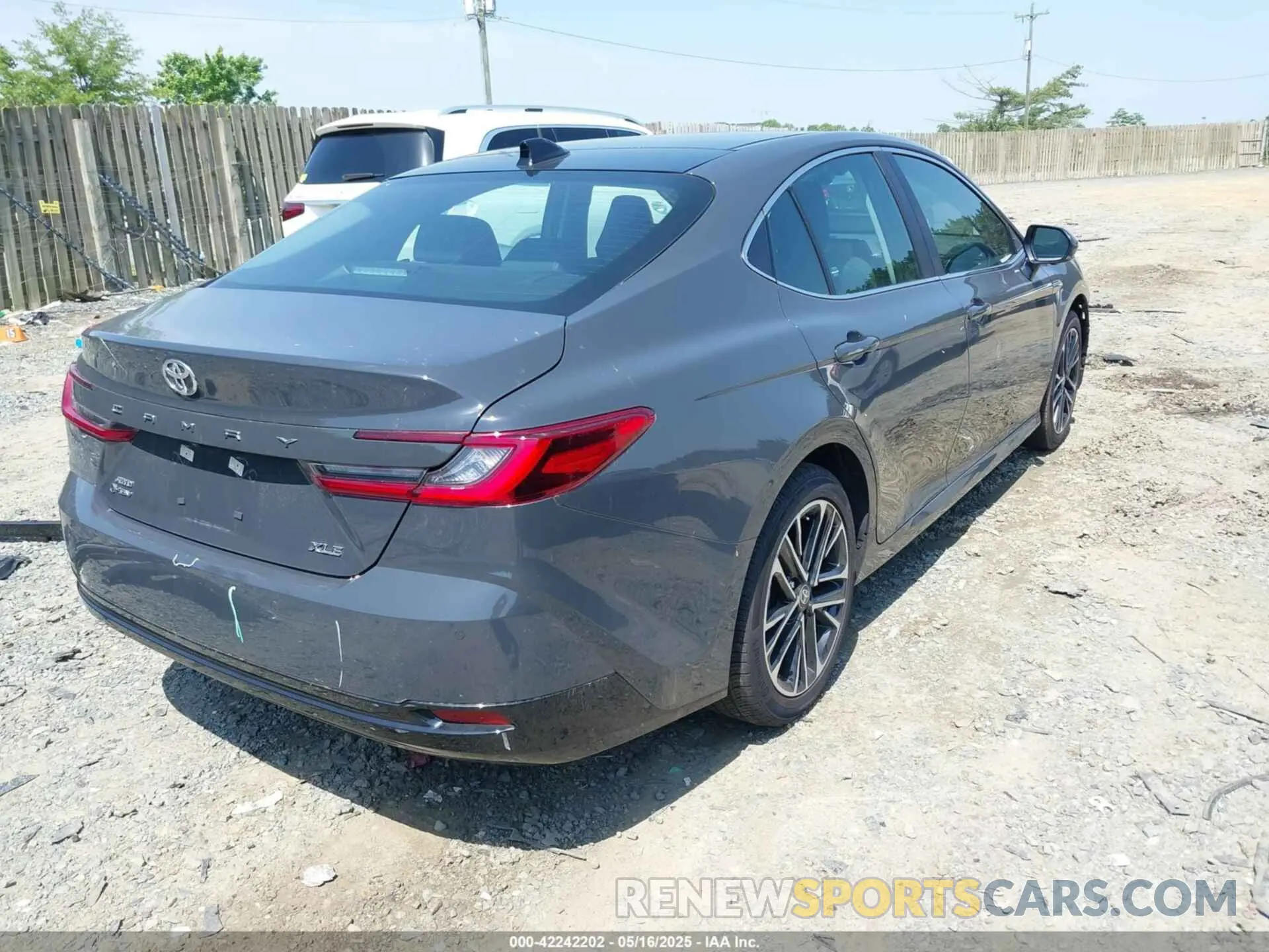 4 Photograph of a damaged car 4T1DBADK2SU509561 TOYOTA CAMRY 2025