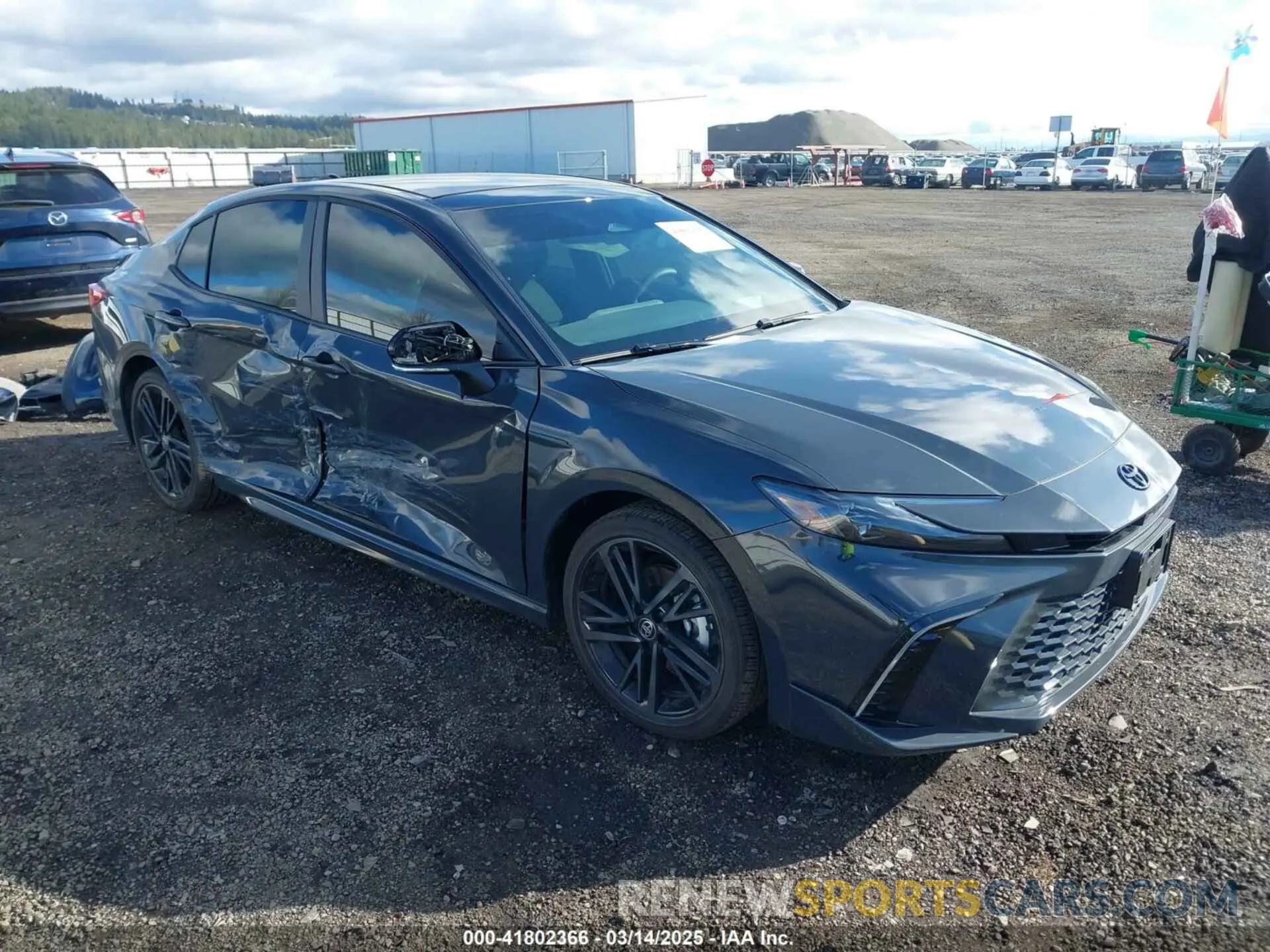 1 Фотография поврежденного автомобиля 4T1DBADK2SU521774 TOYOTA CAMRY 2025